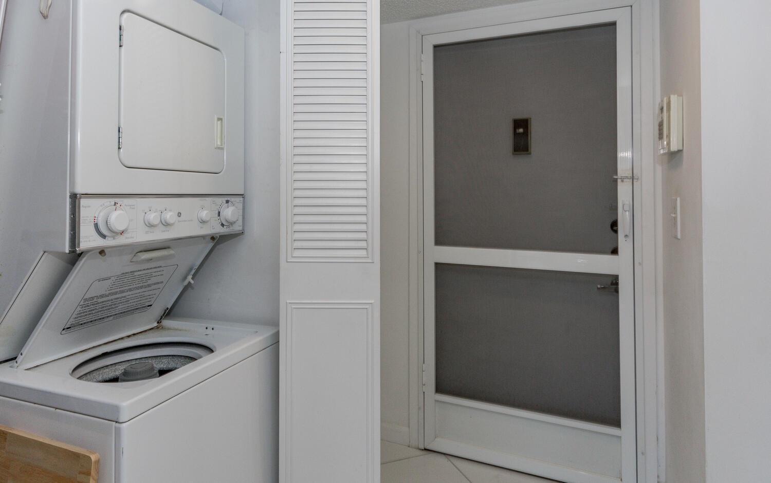 3755 Via Poinciana, #213