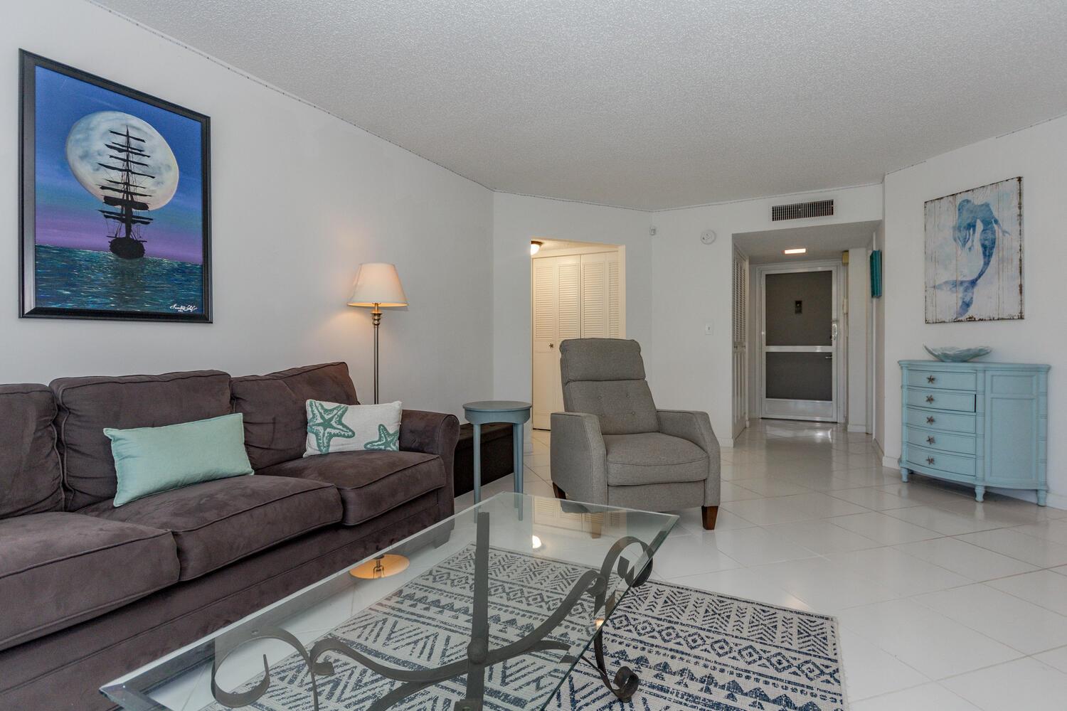3755 Via Poinciana, #213