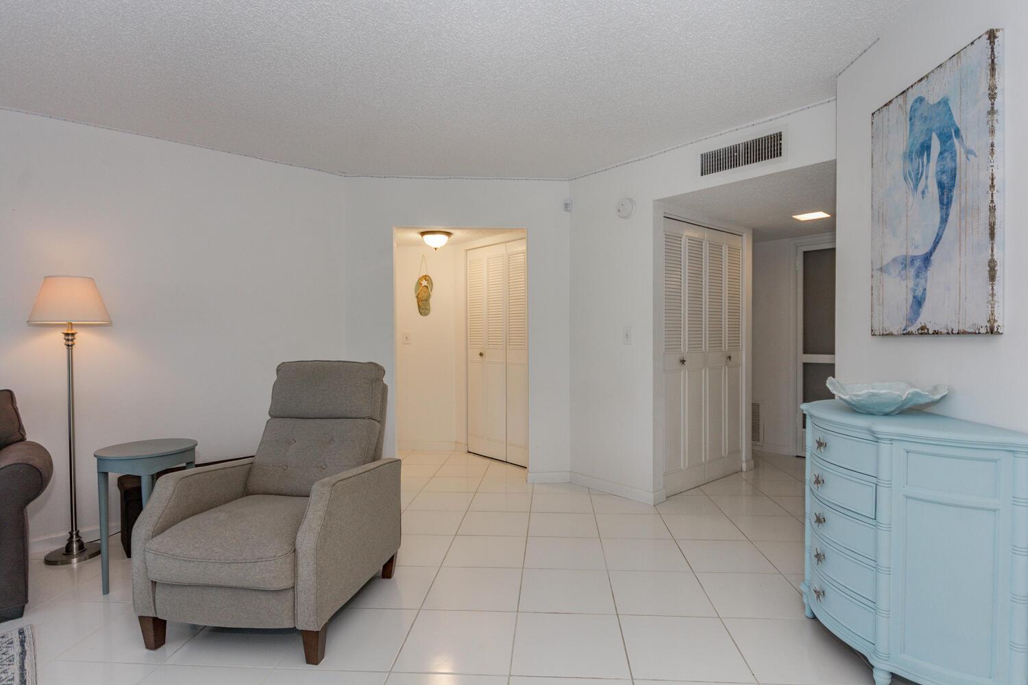 3755 Via Poinciana, #213