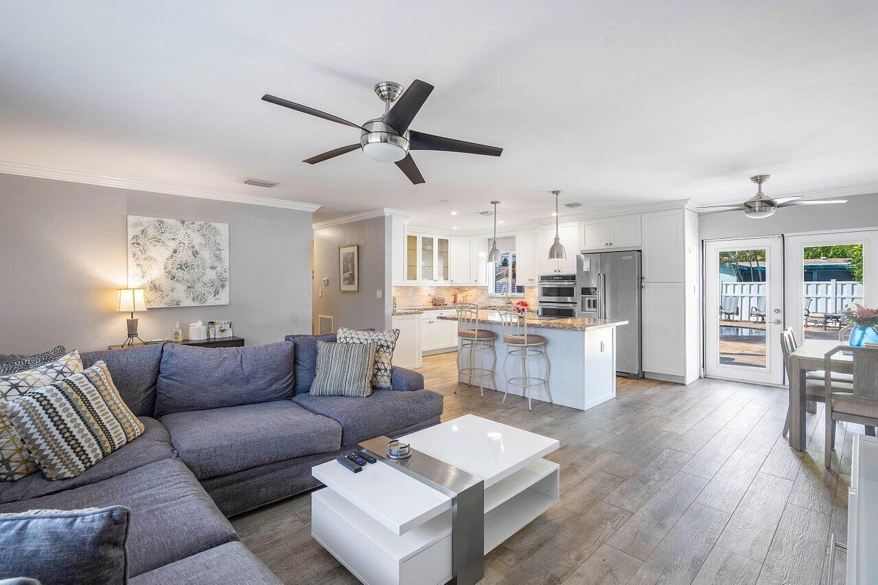 13 SE 8th Avenue