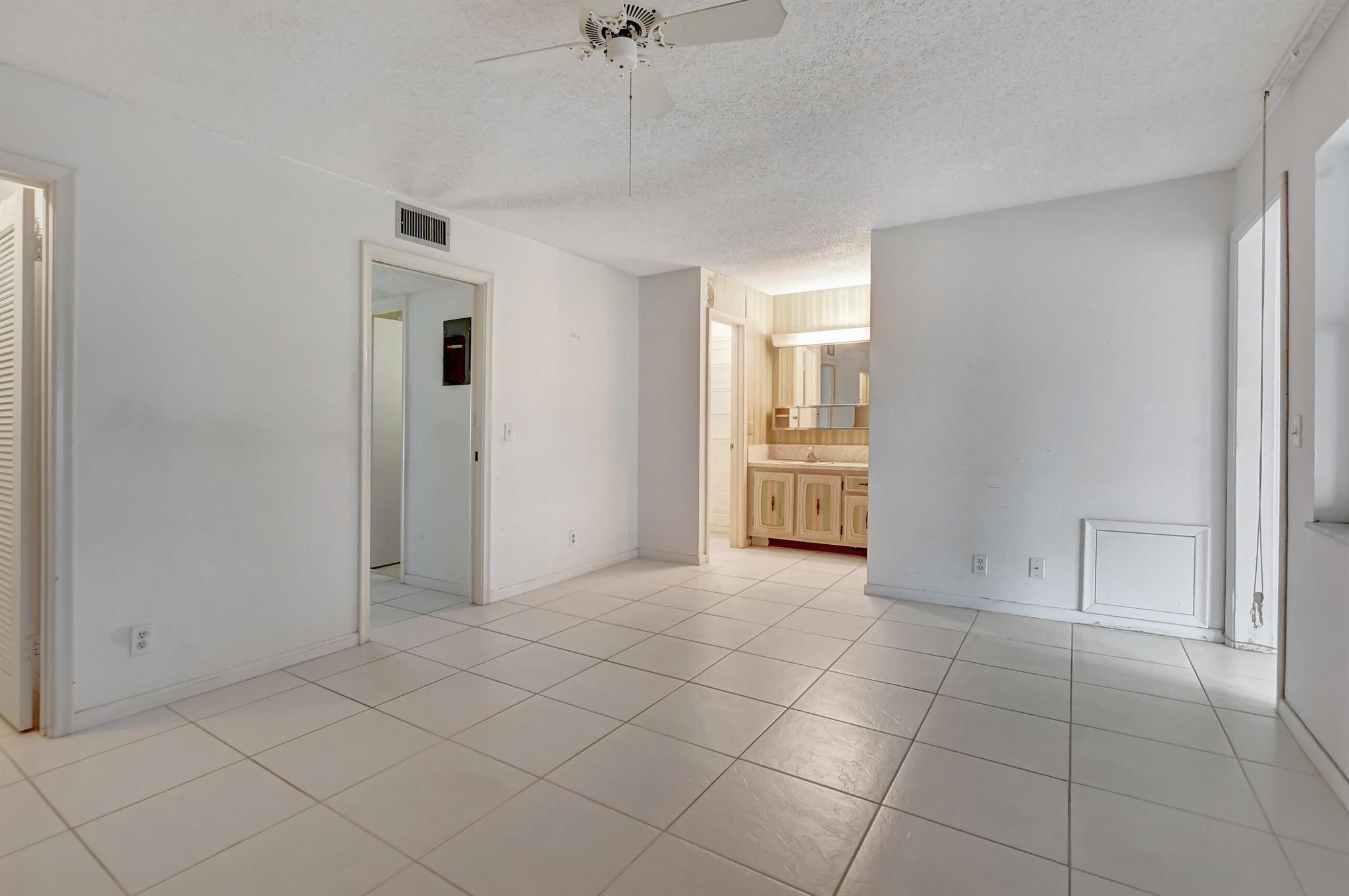 807 Club Drive, #B