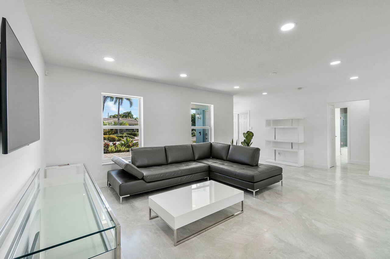 1215 SE 9th Terrace SE