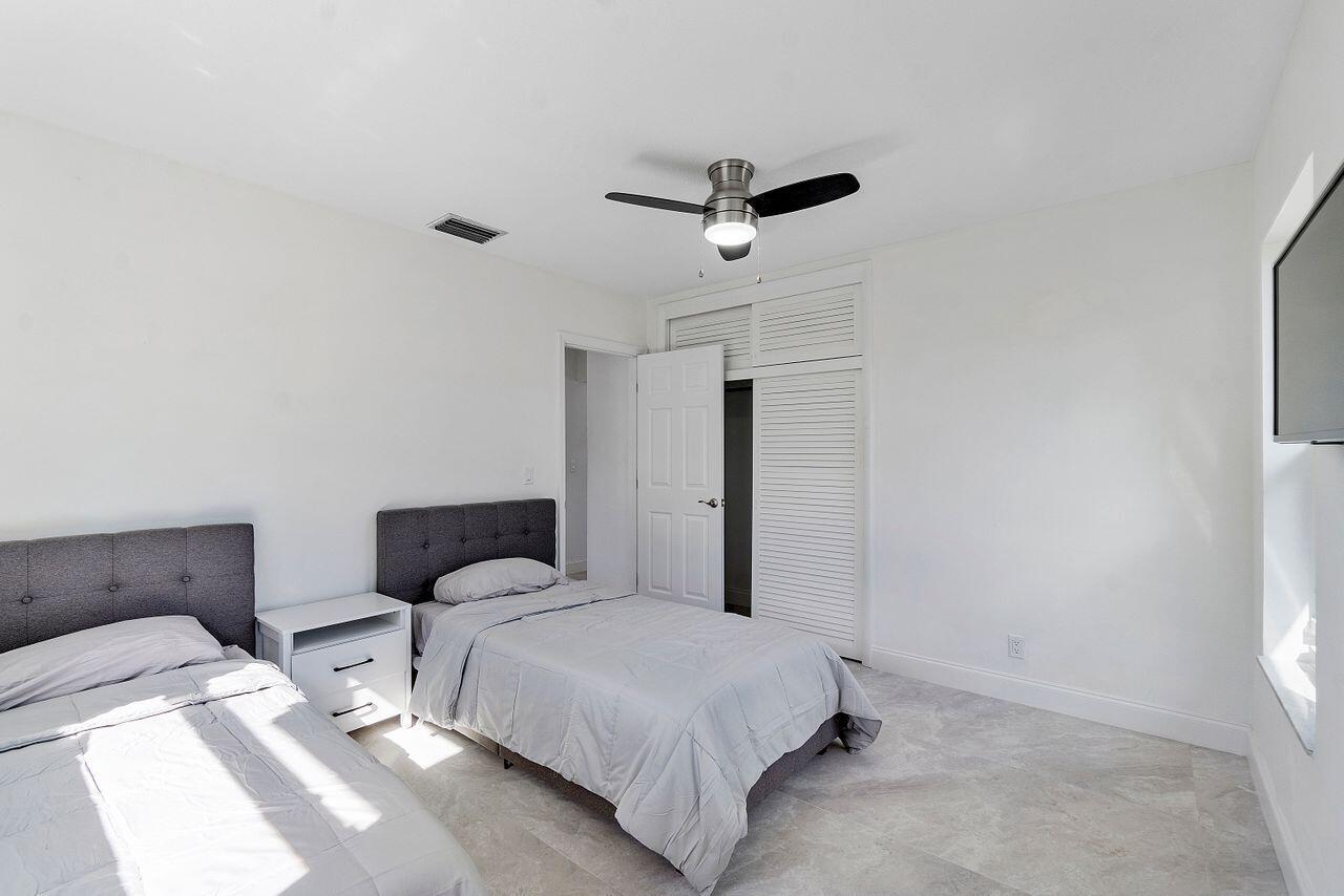 1215 SE 9th Terrace SE