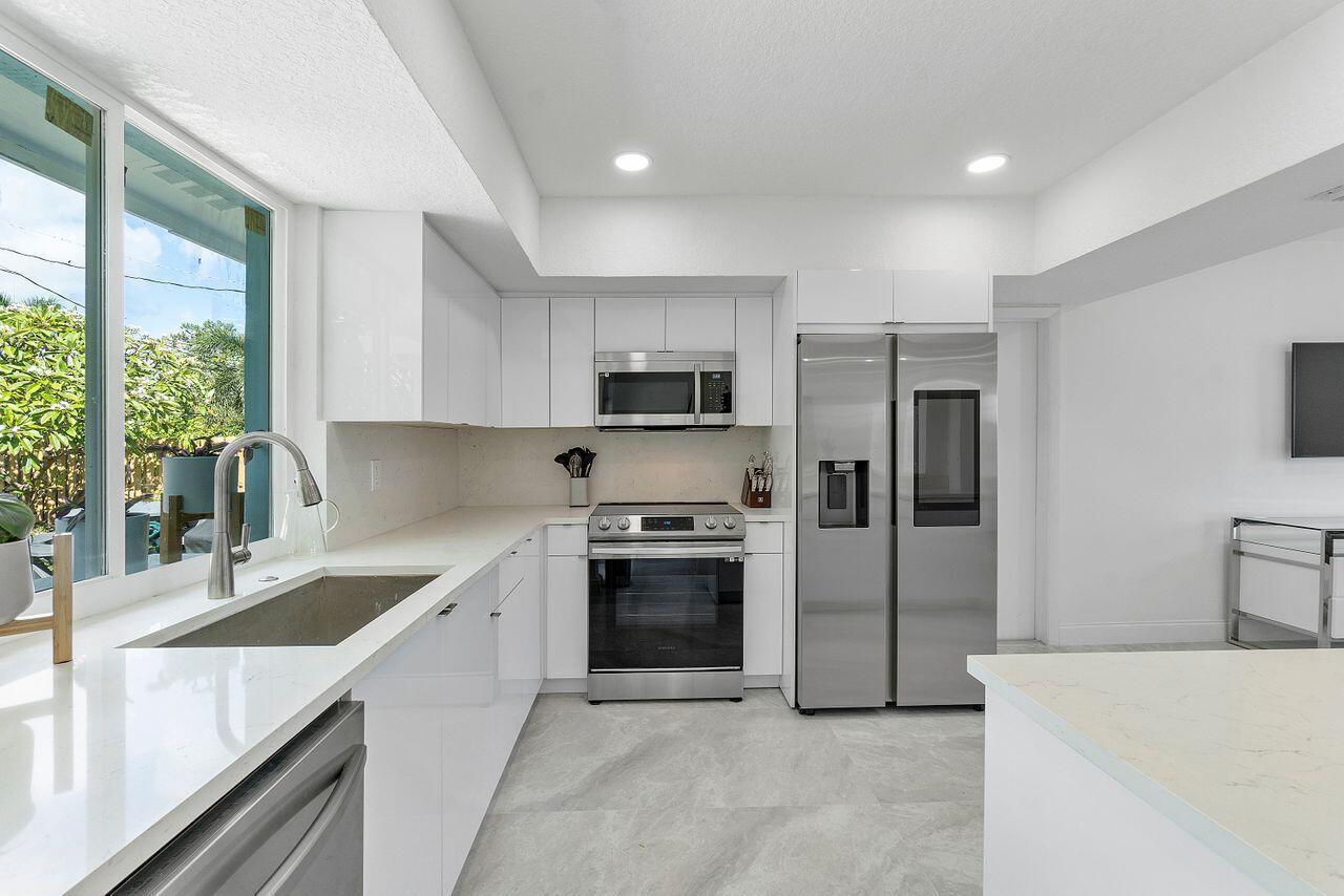 1215 SE 9th Terrace SE