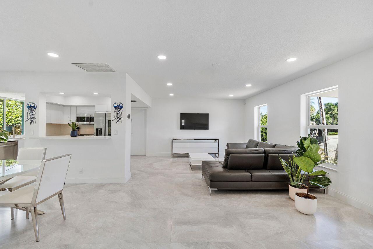 1215 SE 9th Terrace SE