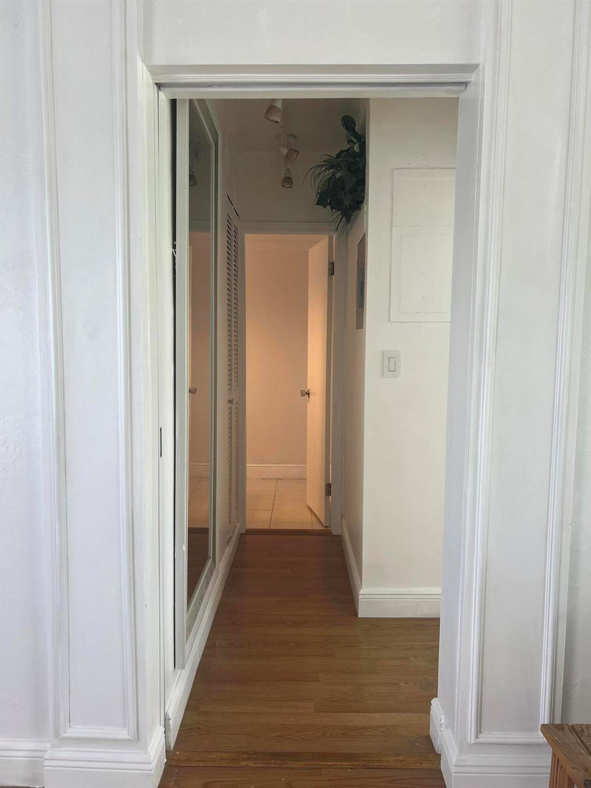 1041 Hillsboro Mile, #15