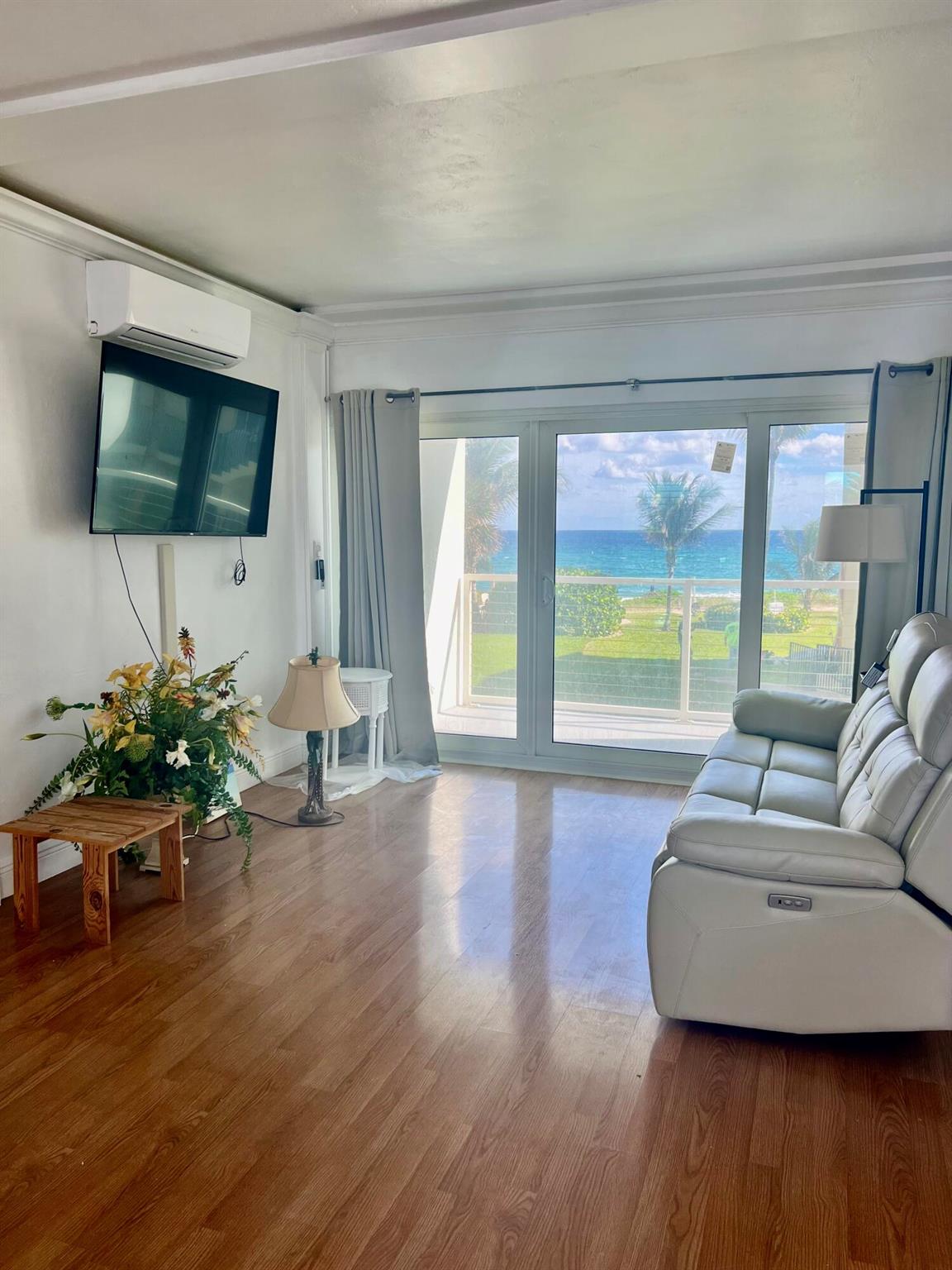 1041 Hillsboro Mile, #15