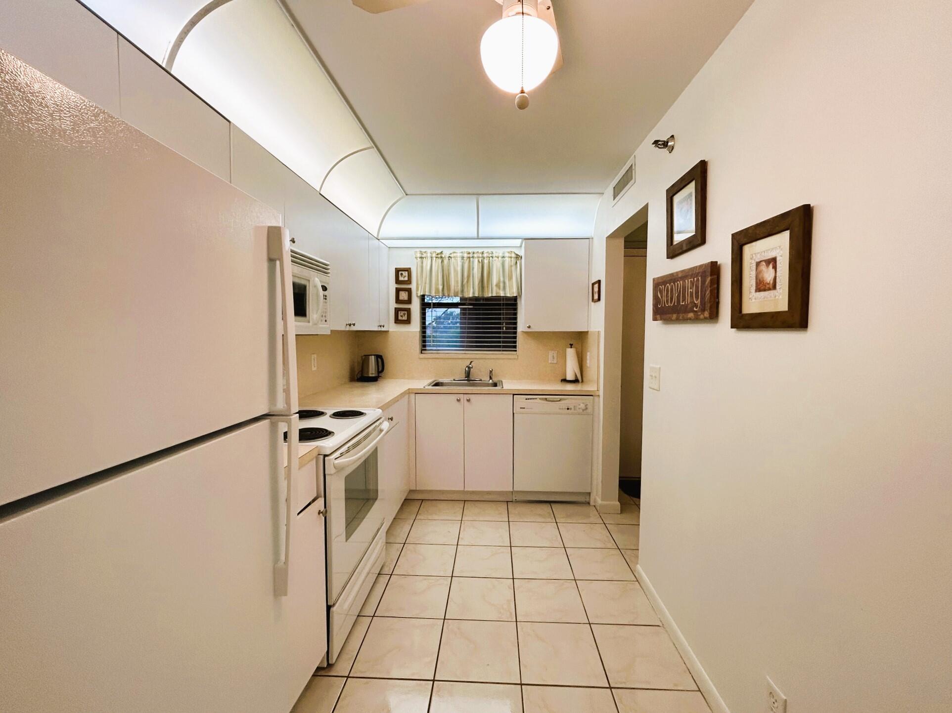 4760 Lucerne Lakes Boulevard, #201