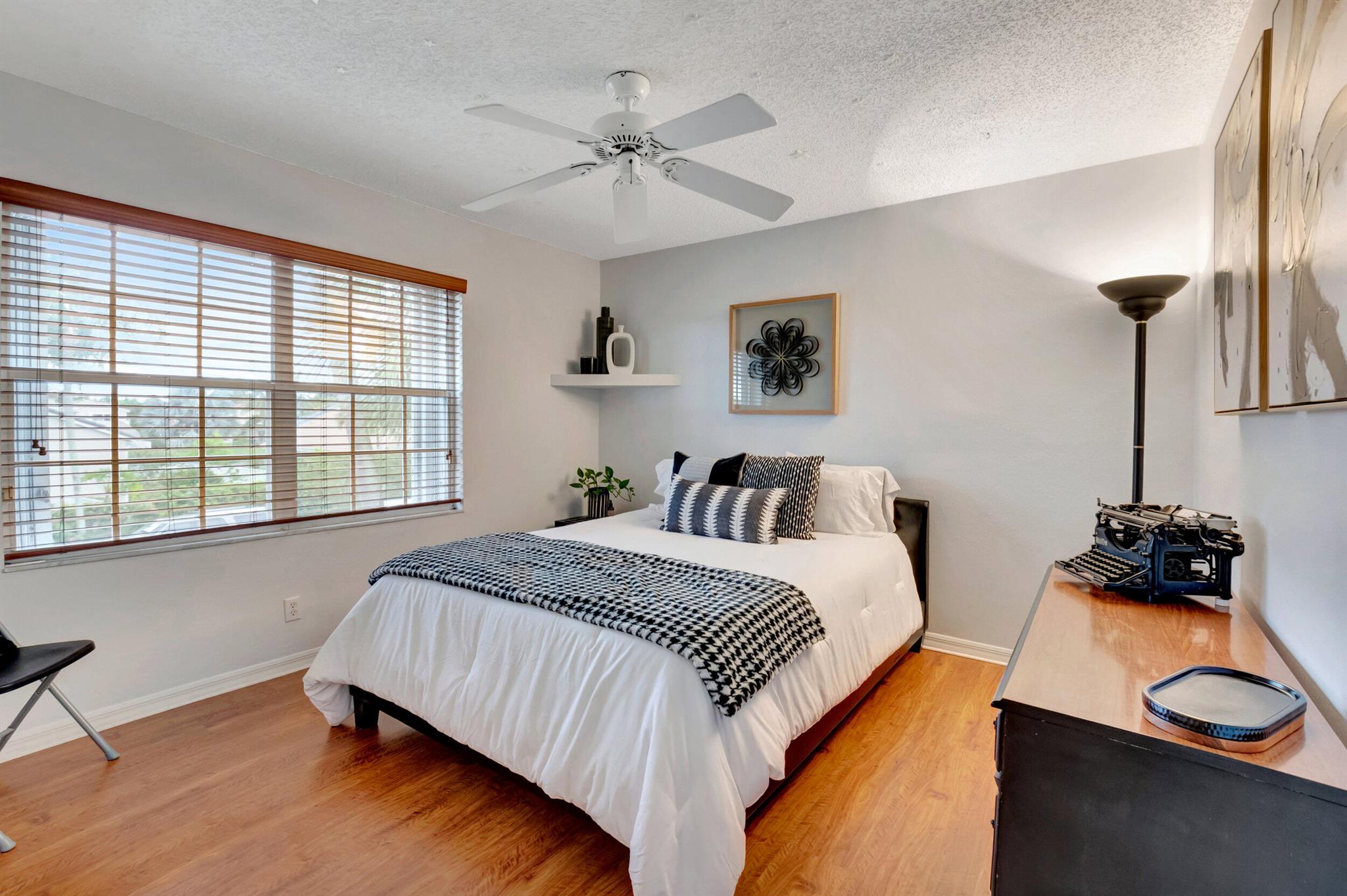 10759 Tea Olive Lane