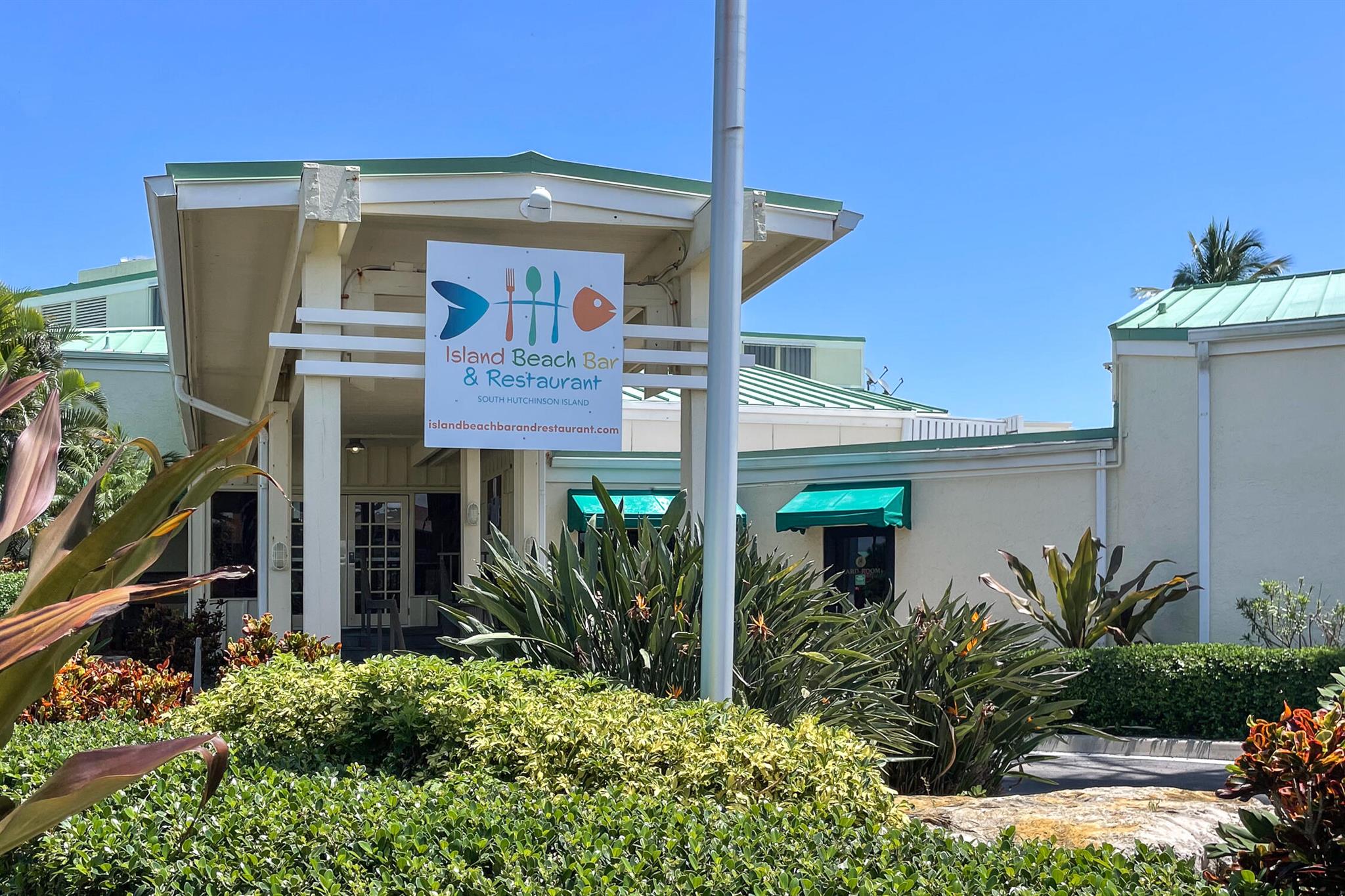 2400 S Ocean Drive W, #325