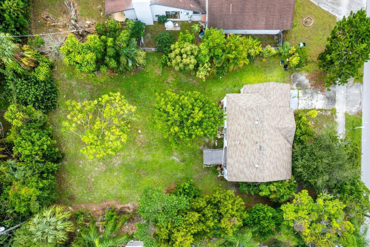 229 SW 4th Avenue