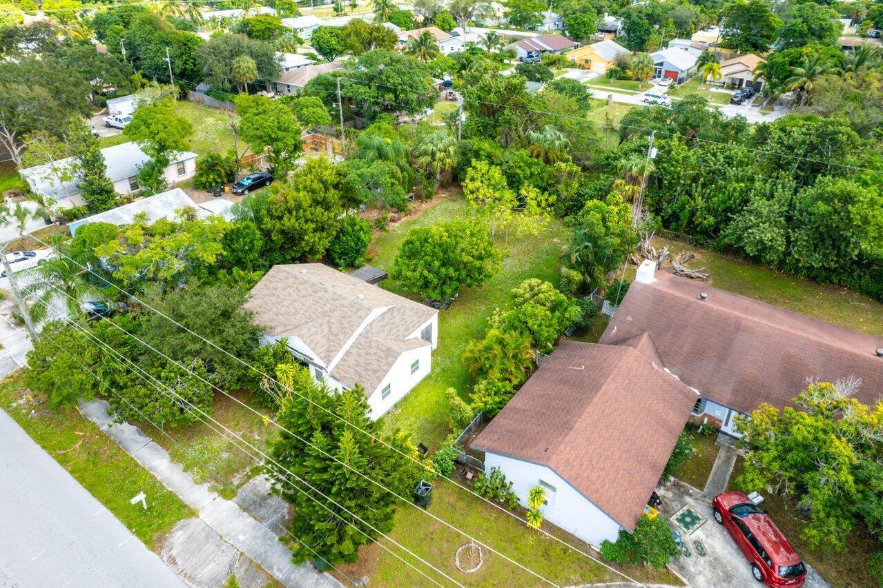 229 SW 4th Avenue