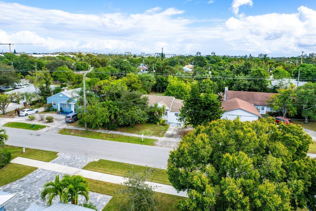 229 SW 4th Avenue