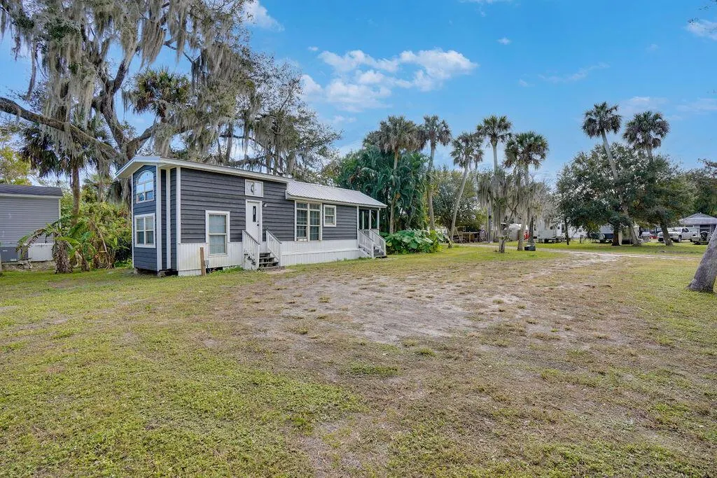 1063 Harper Lane