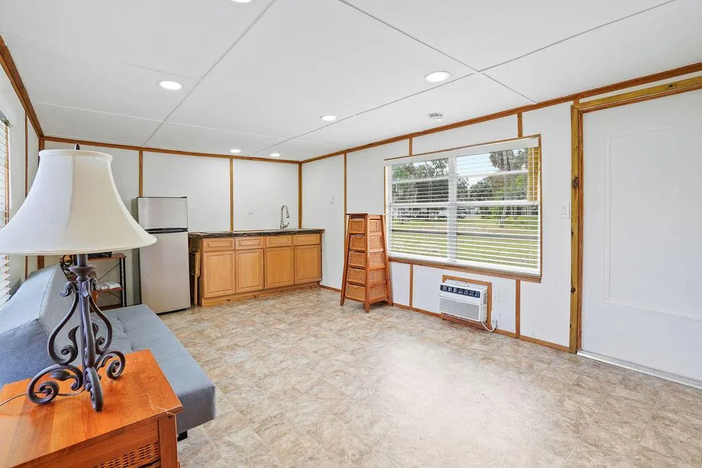 1063 Harper Lane