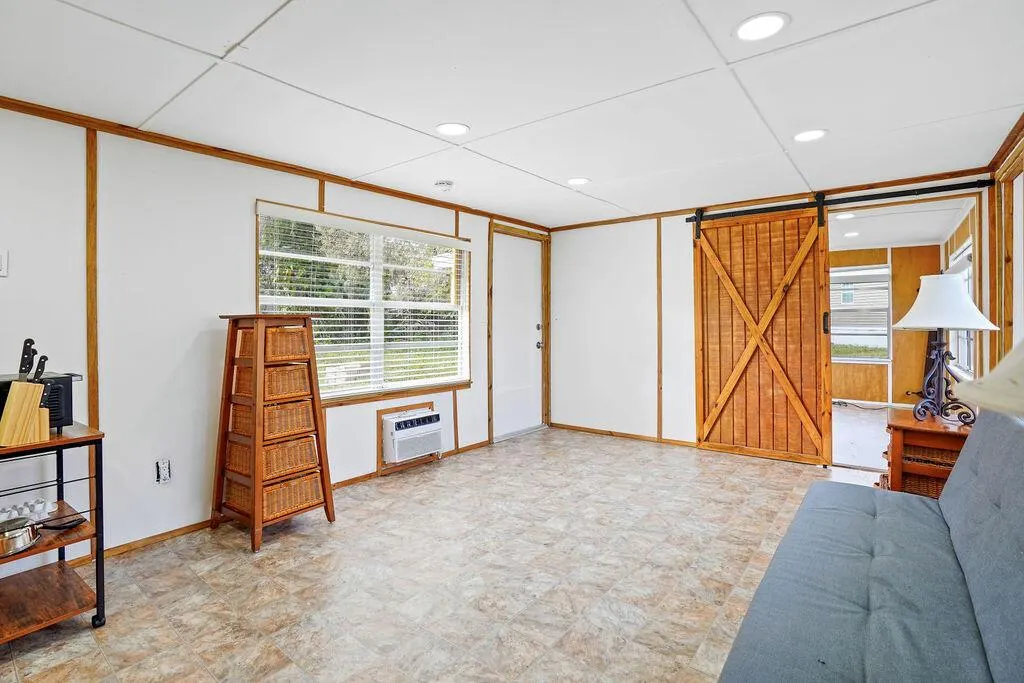 1063 Harper Lane