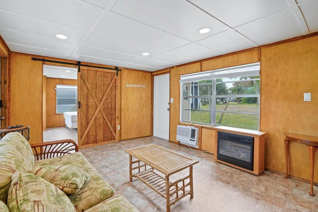 1063 Harper Lane