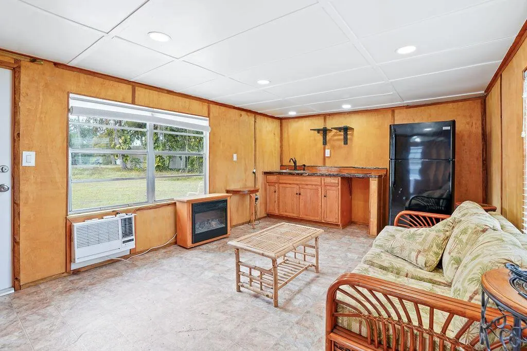 1063 Harper Lane