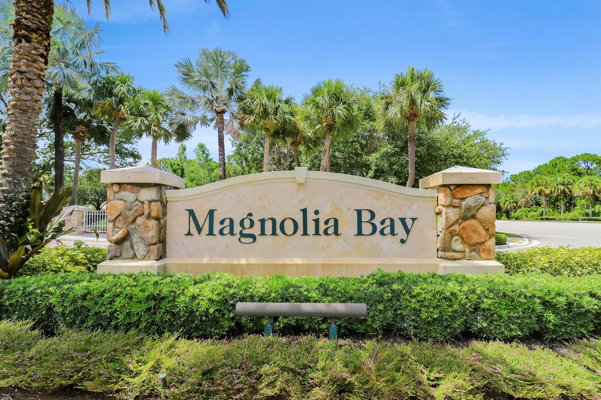 5047 Magnolia Bay Circle