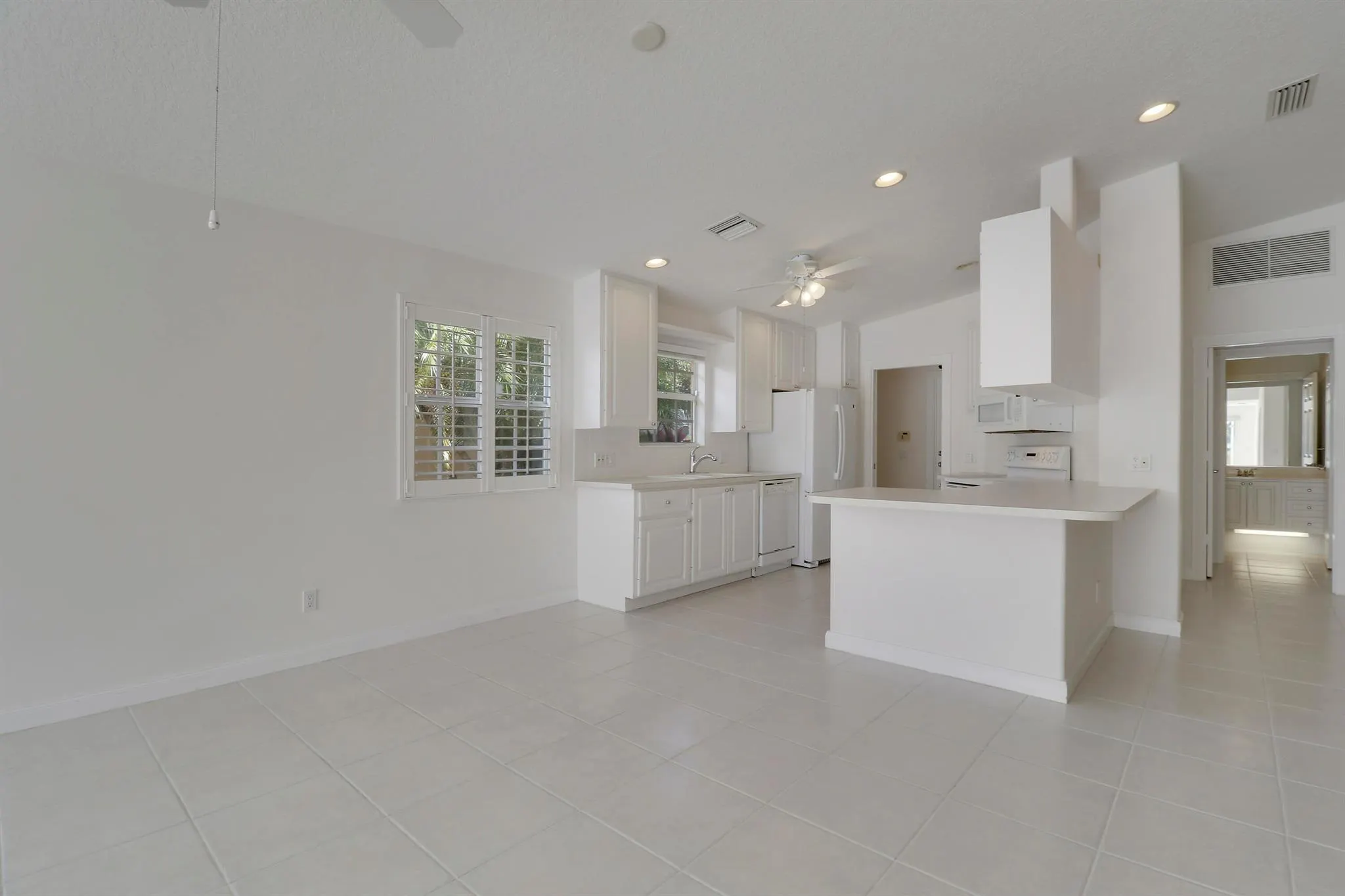 5047 Magnolia Bay Circle