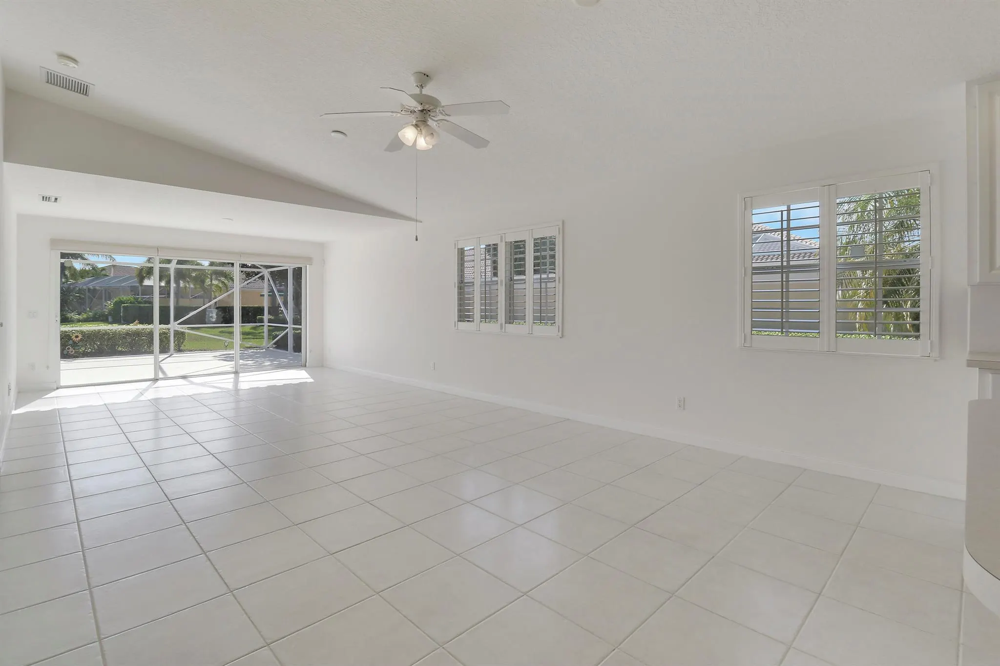 5047 Magnolia Bay Circle