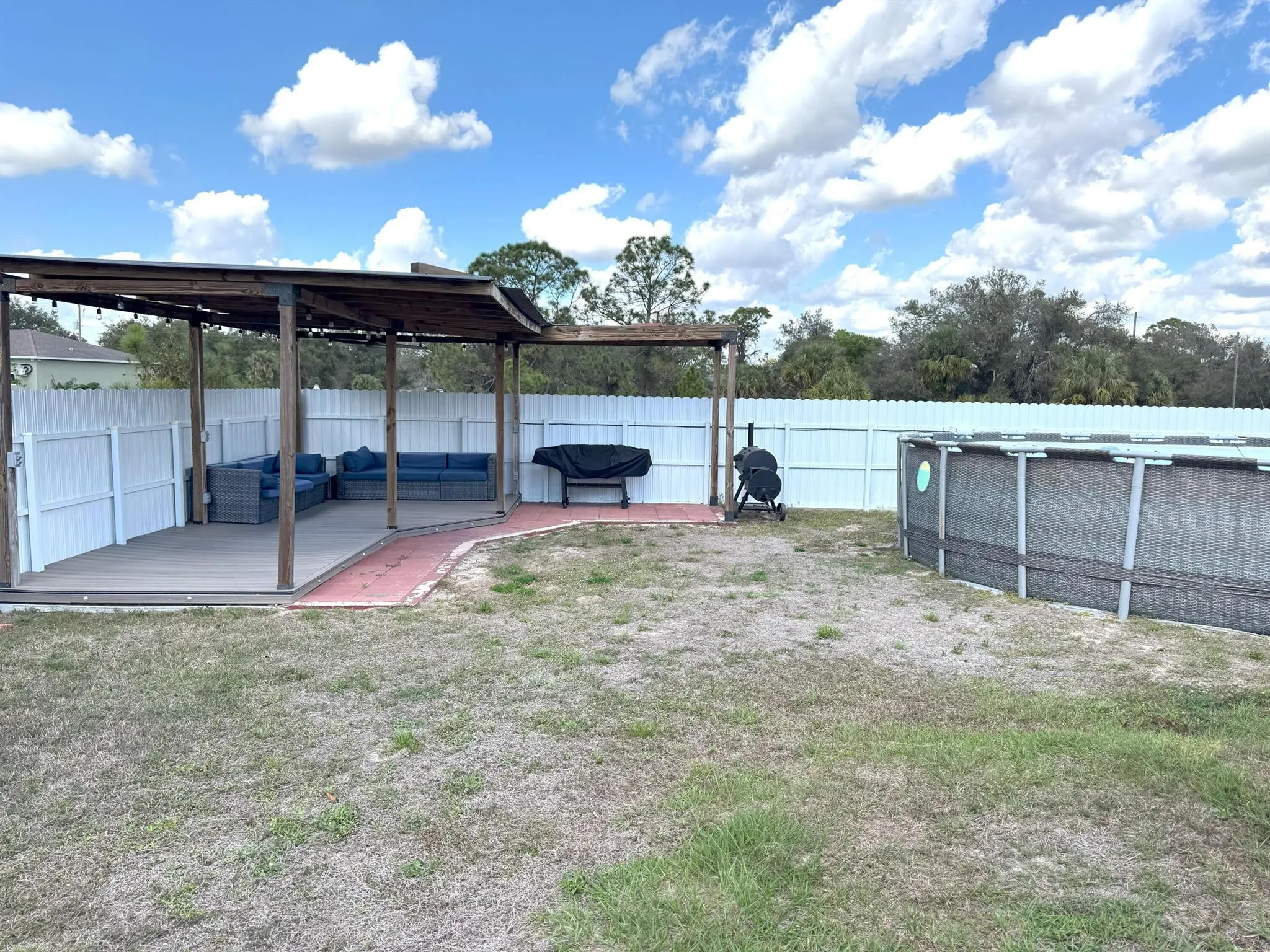 1086 W Leader Court