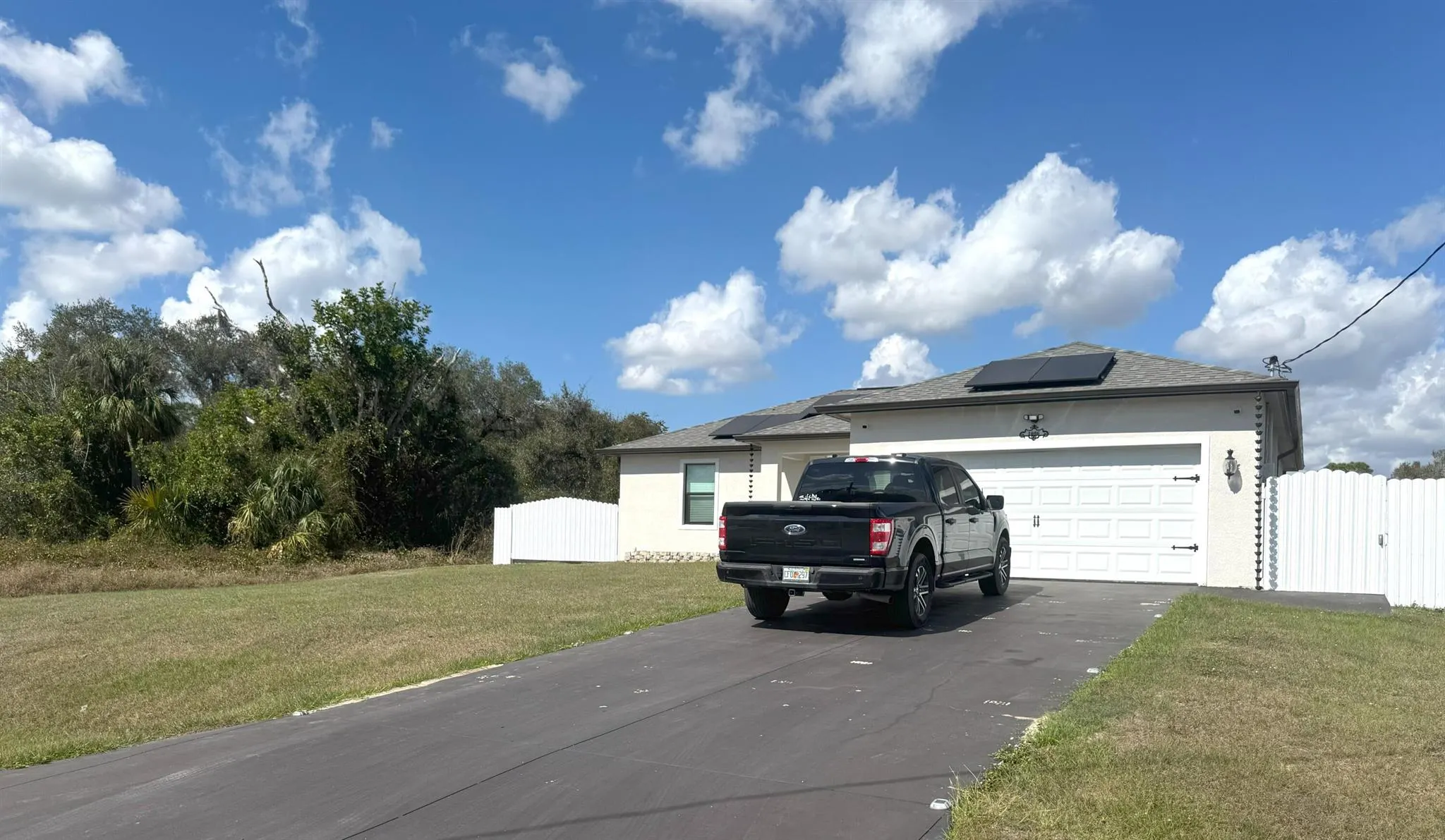 1086 W Leader Court