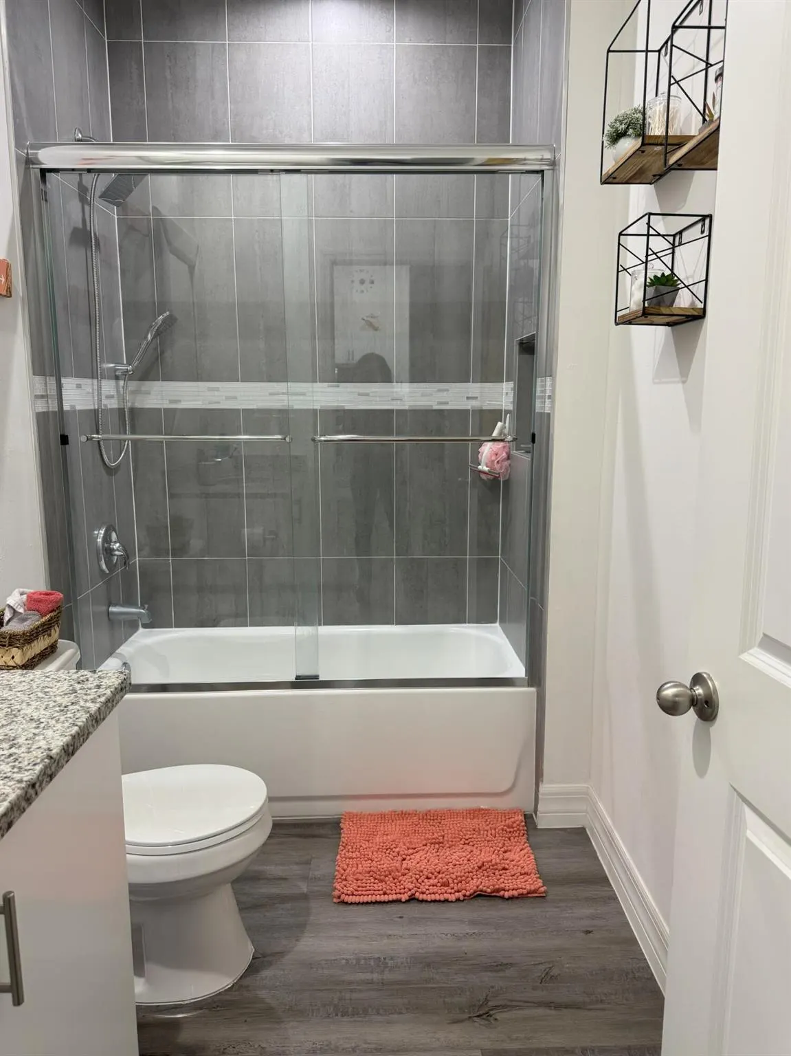 1086 W Leader Court