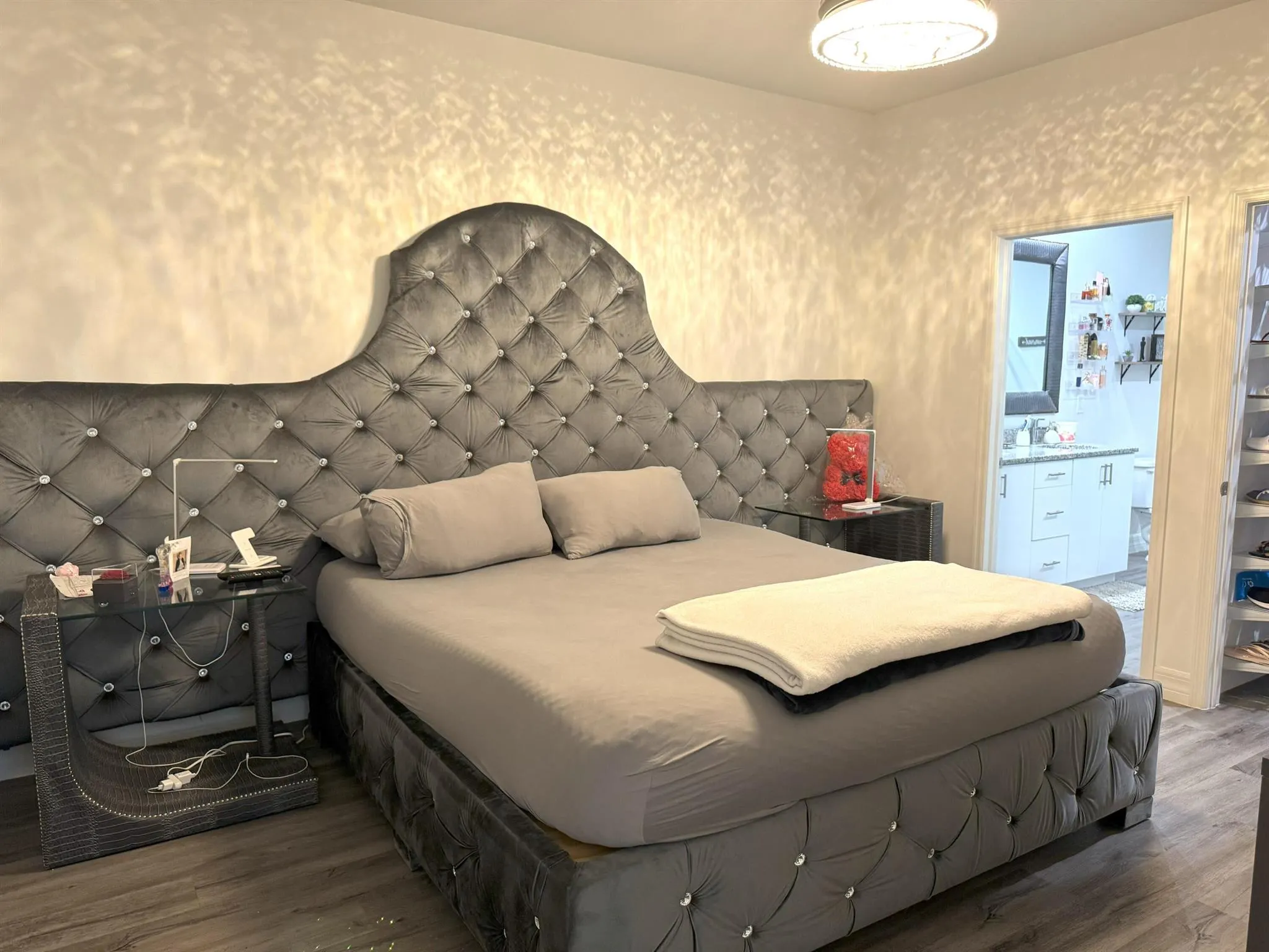 1086 W Leader Court