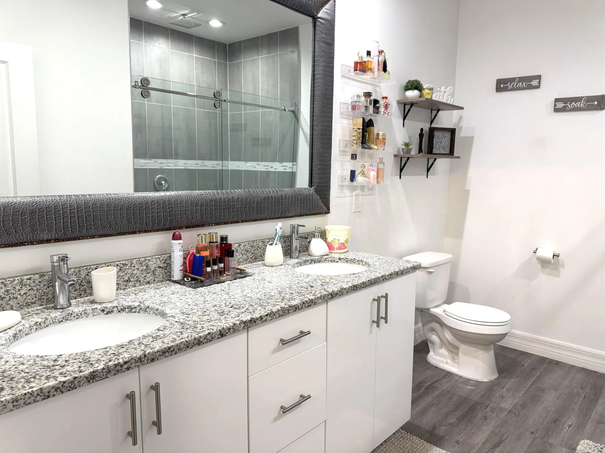 1086 W Leader Court