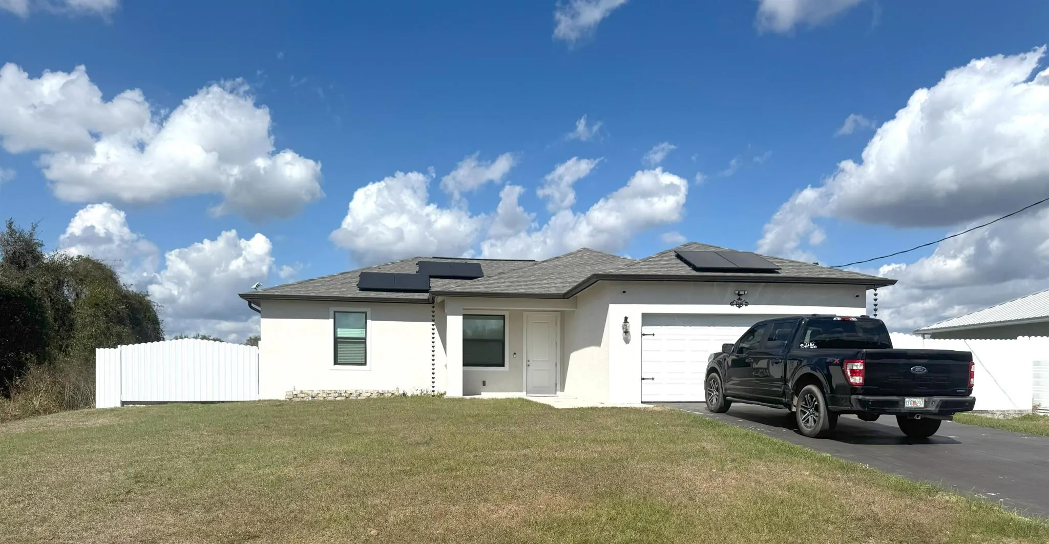 1086 W Leader Court