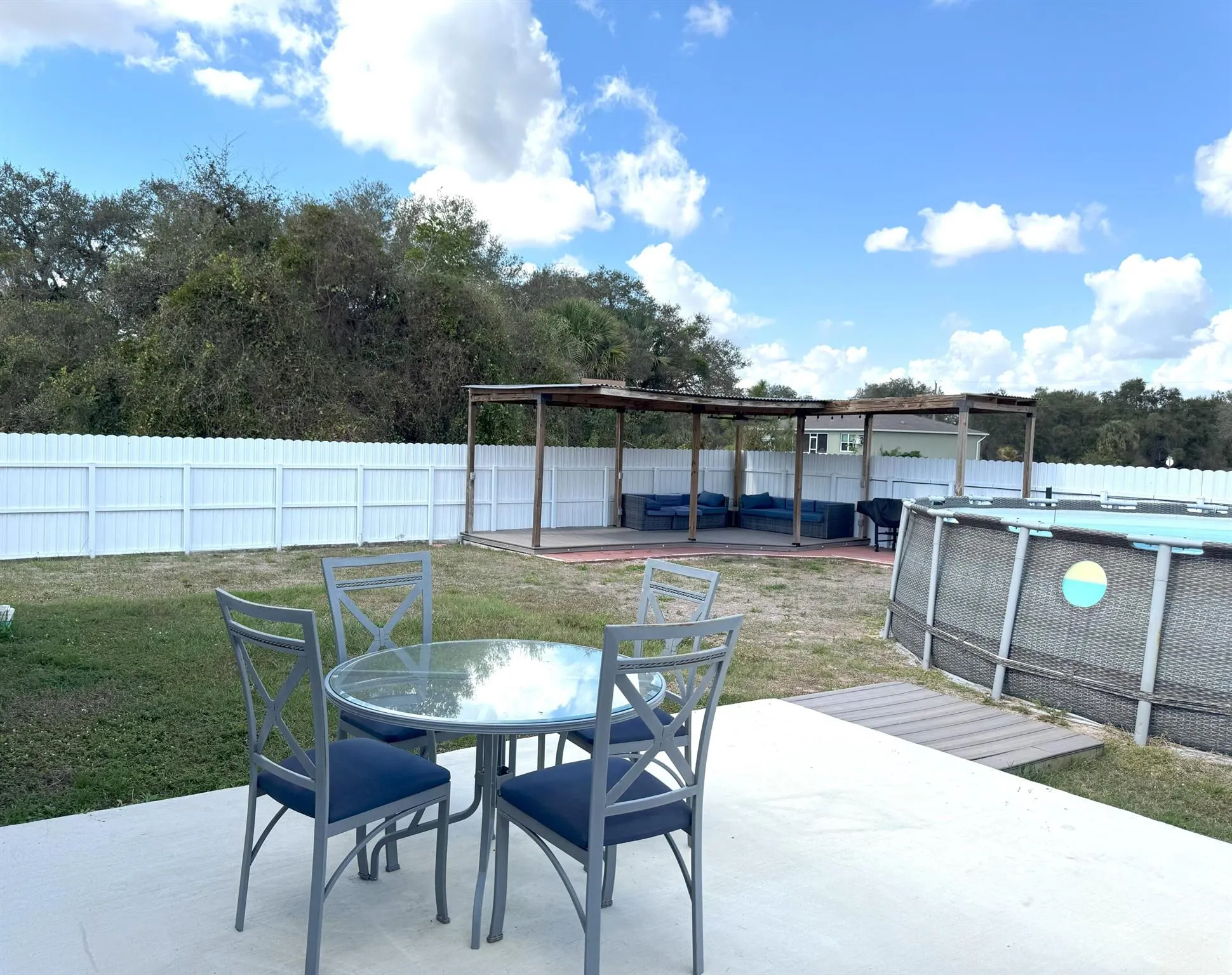 1086 W Leader Court