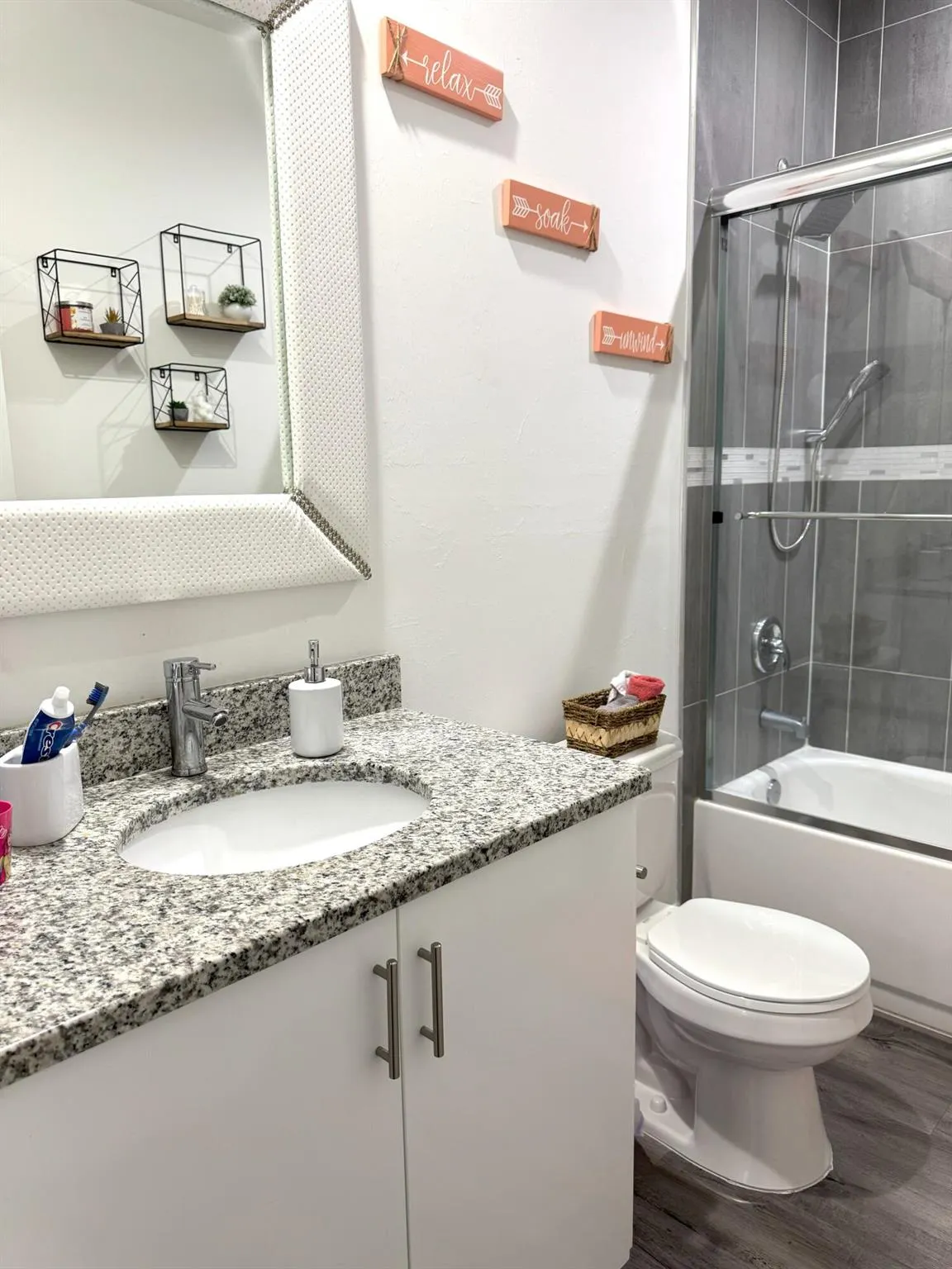 1086 W Leader Court