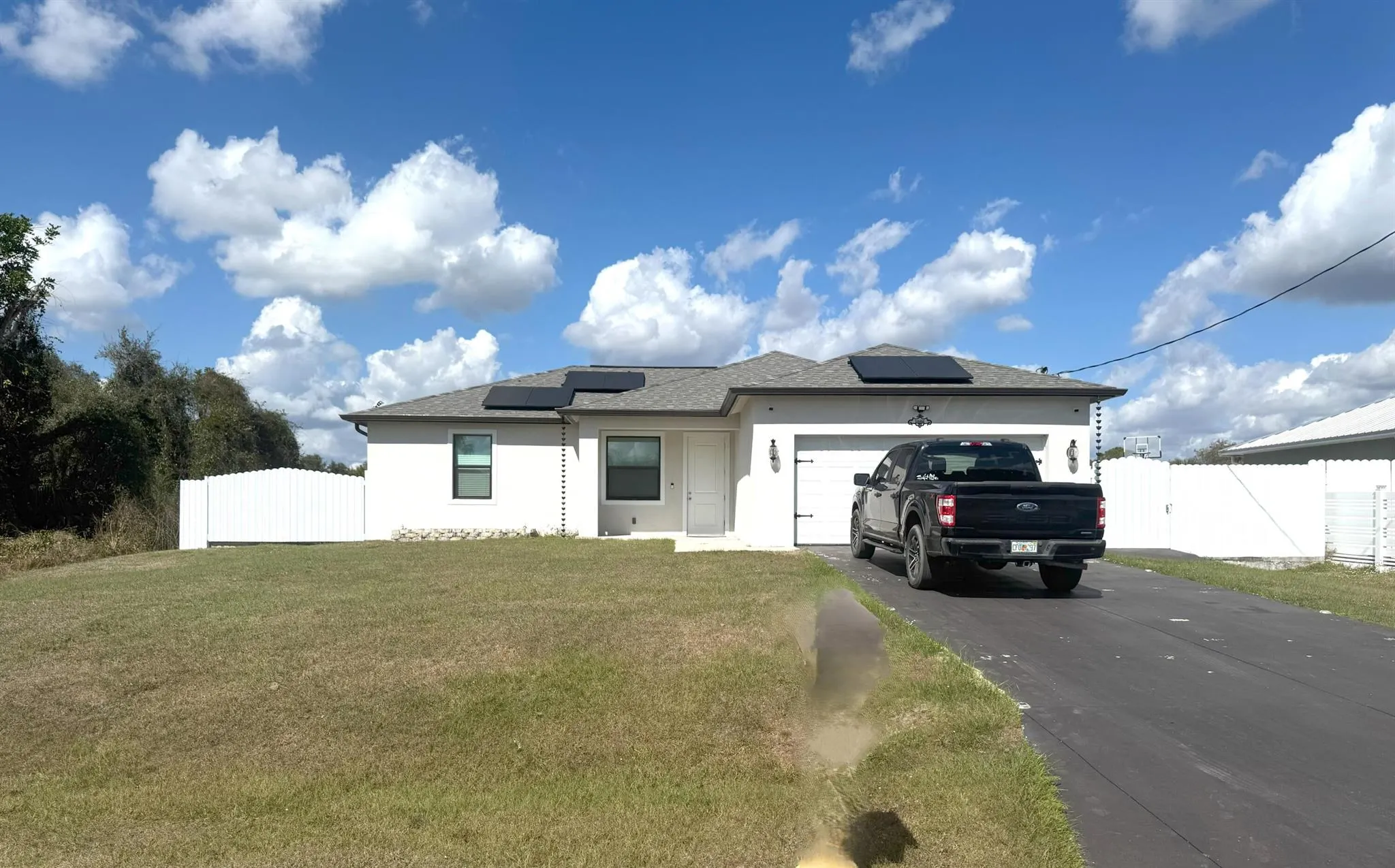 1086 W Leader Court