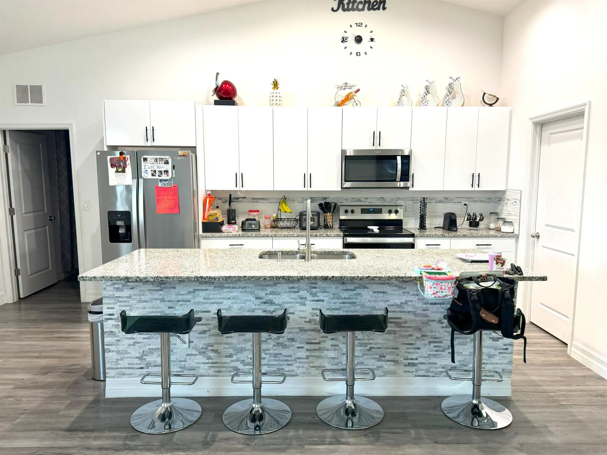 1086 W Leader Court