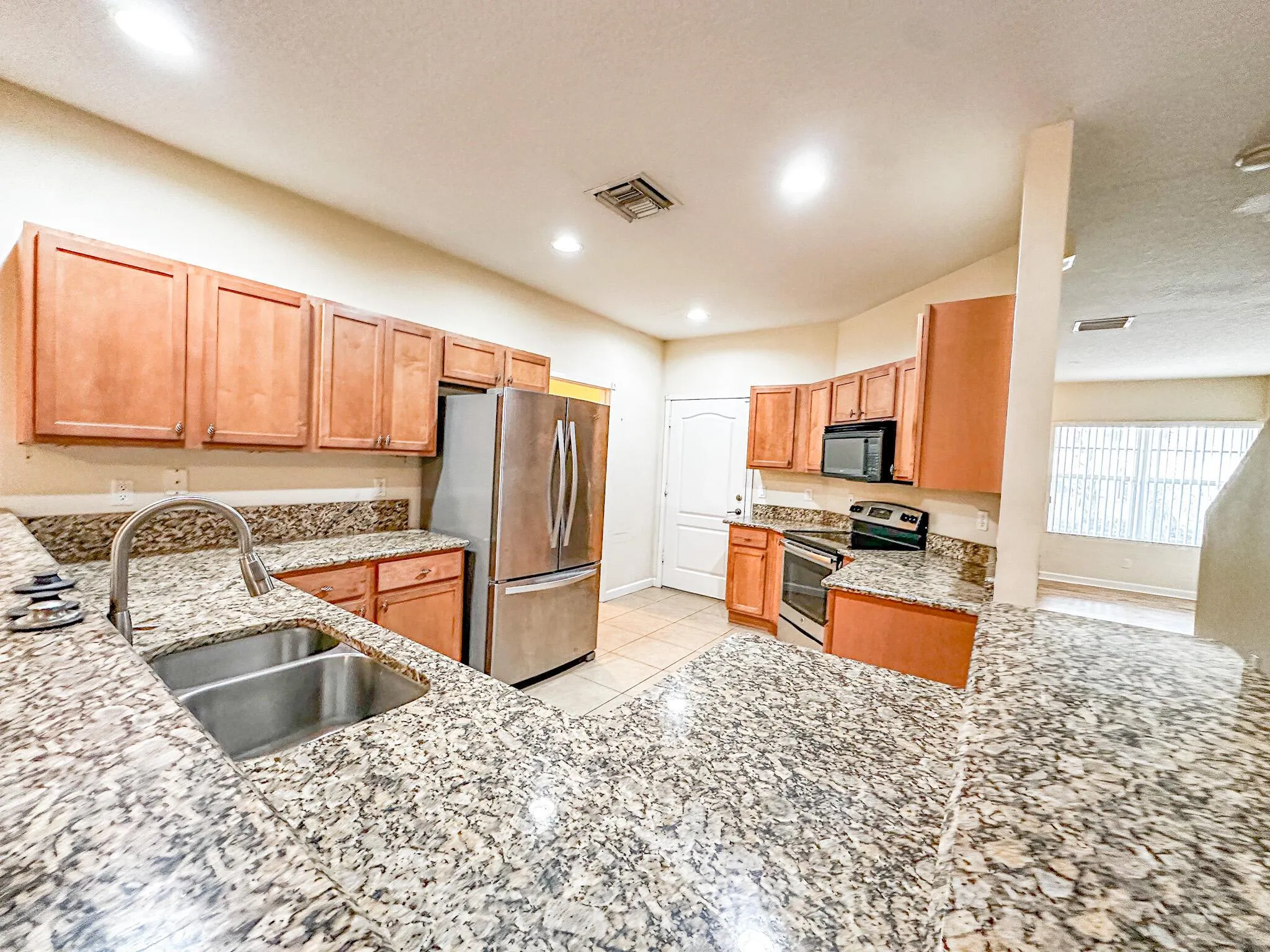 2524 Creekside Drive
