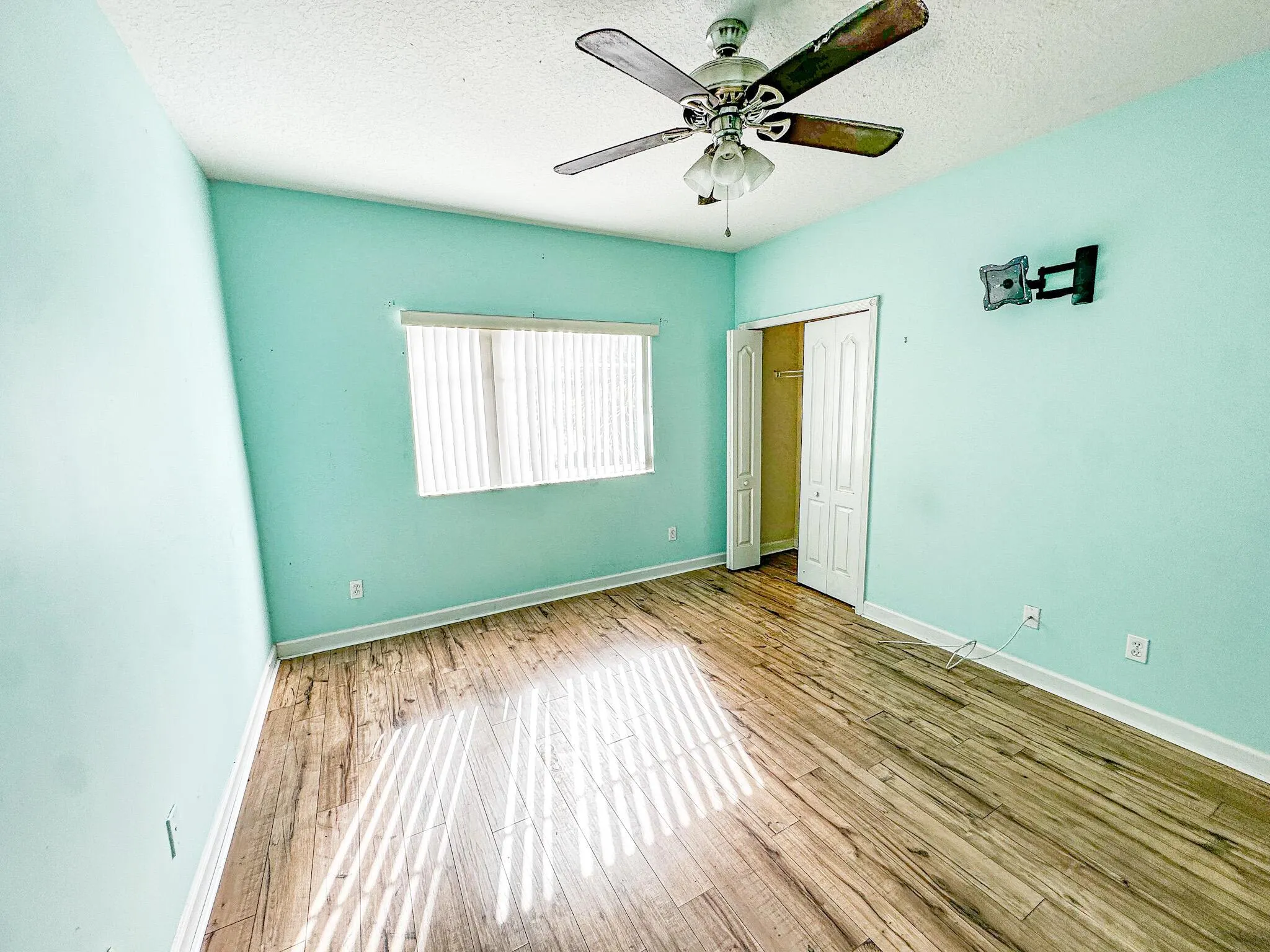 2524 Creekside Drive