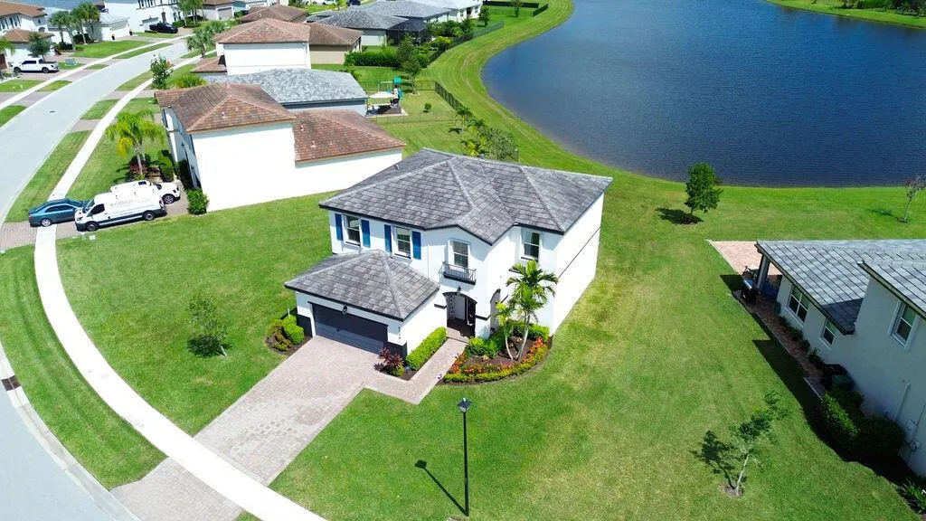 8204 NW Greenbank Circle