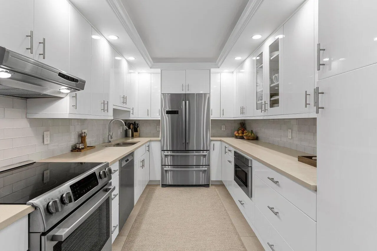 100 Sunrise Avenue, #504