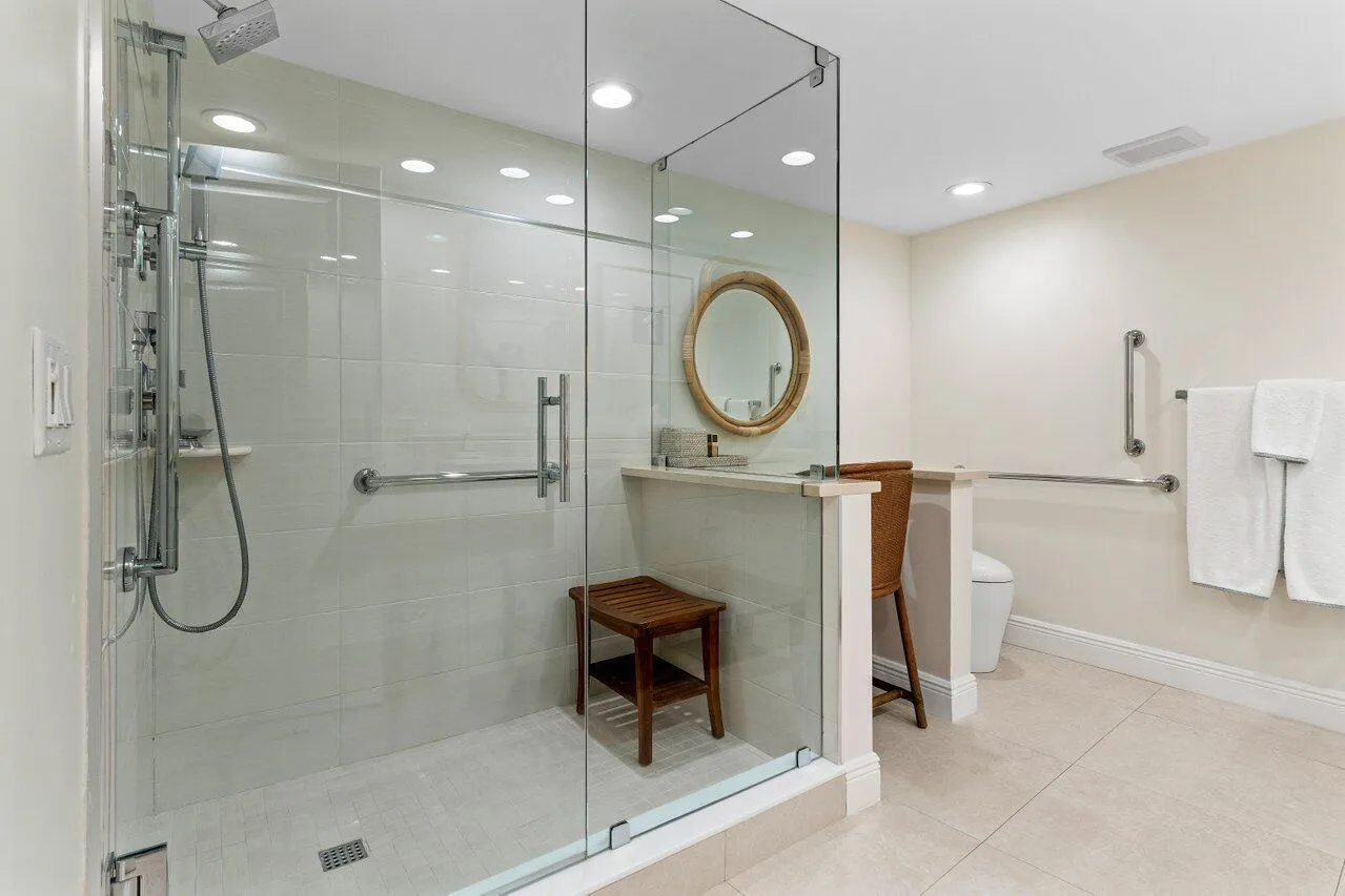 100 Sunrise Avenue, #504