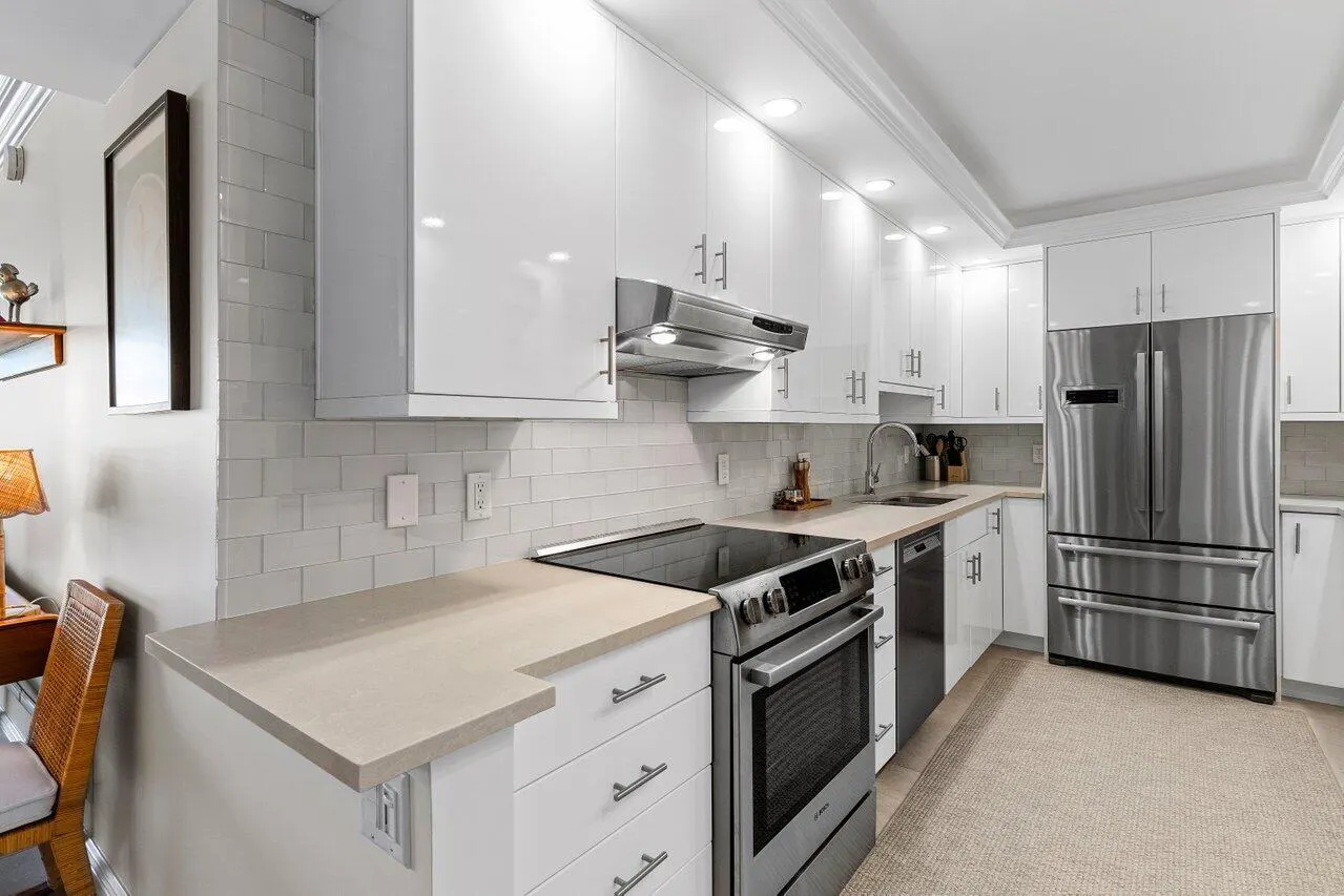 100 Sunrise Avenue, #504