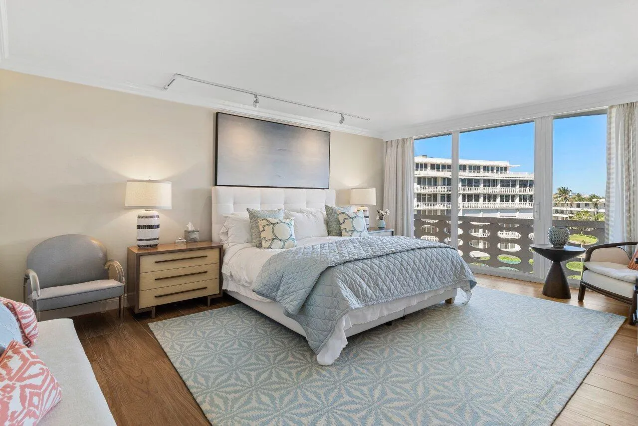 100 Sunrise Avenue, #504