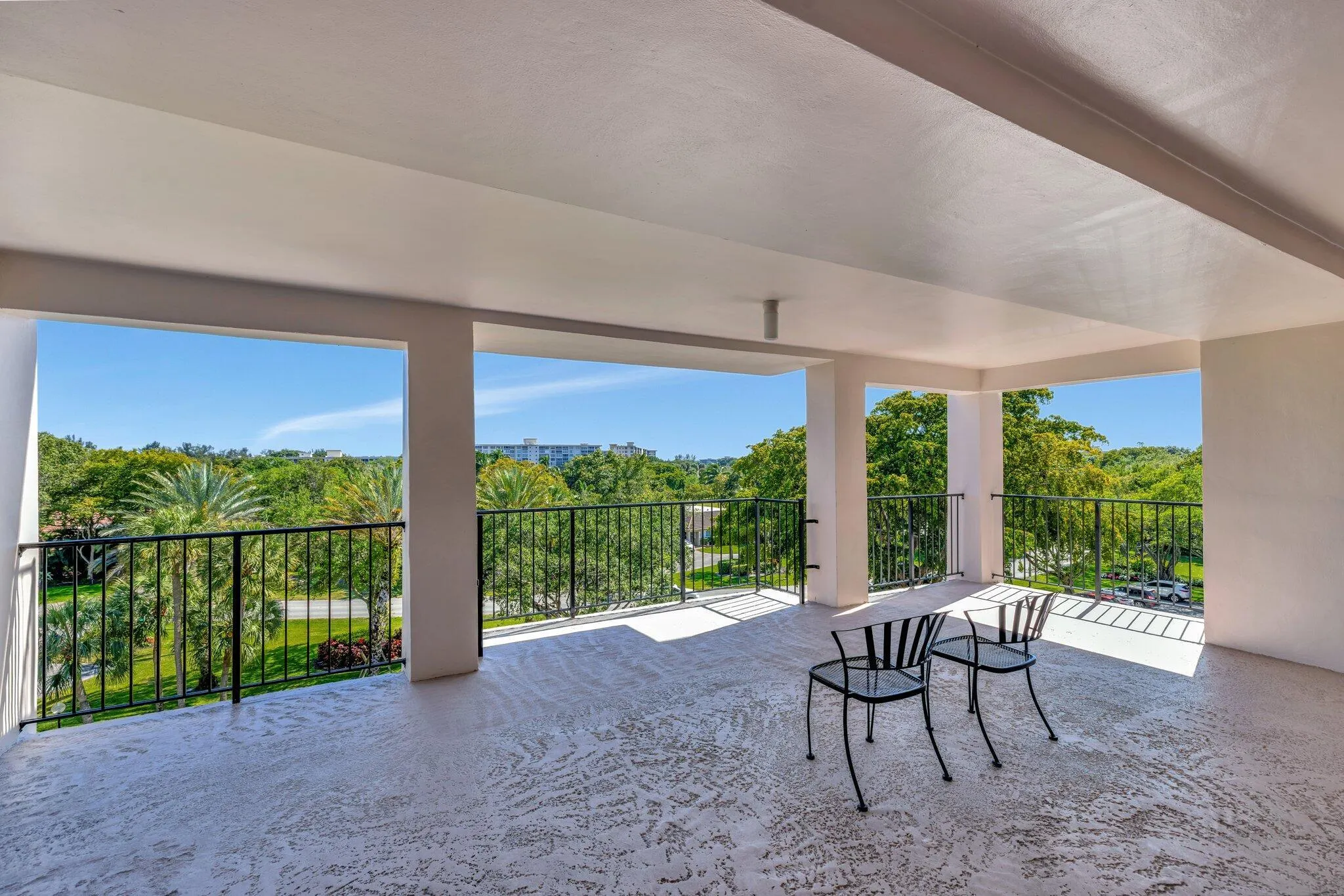 2751 N Palm Aire Drive, #502
