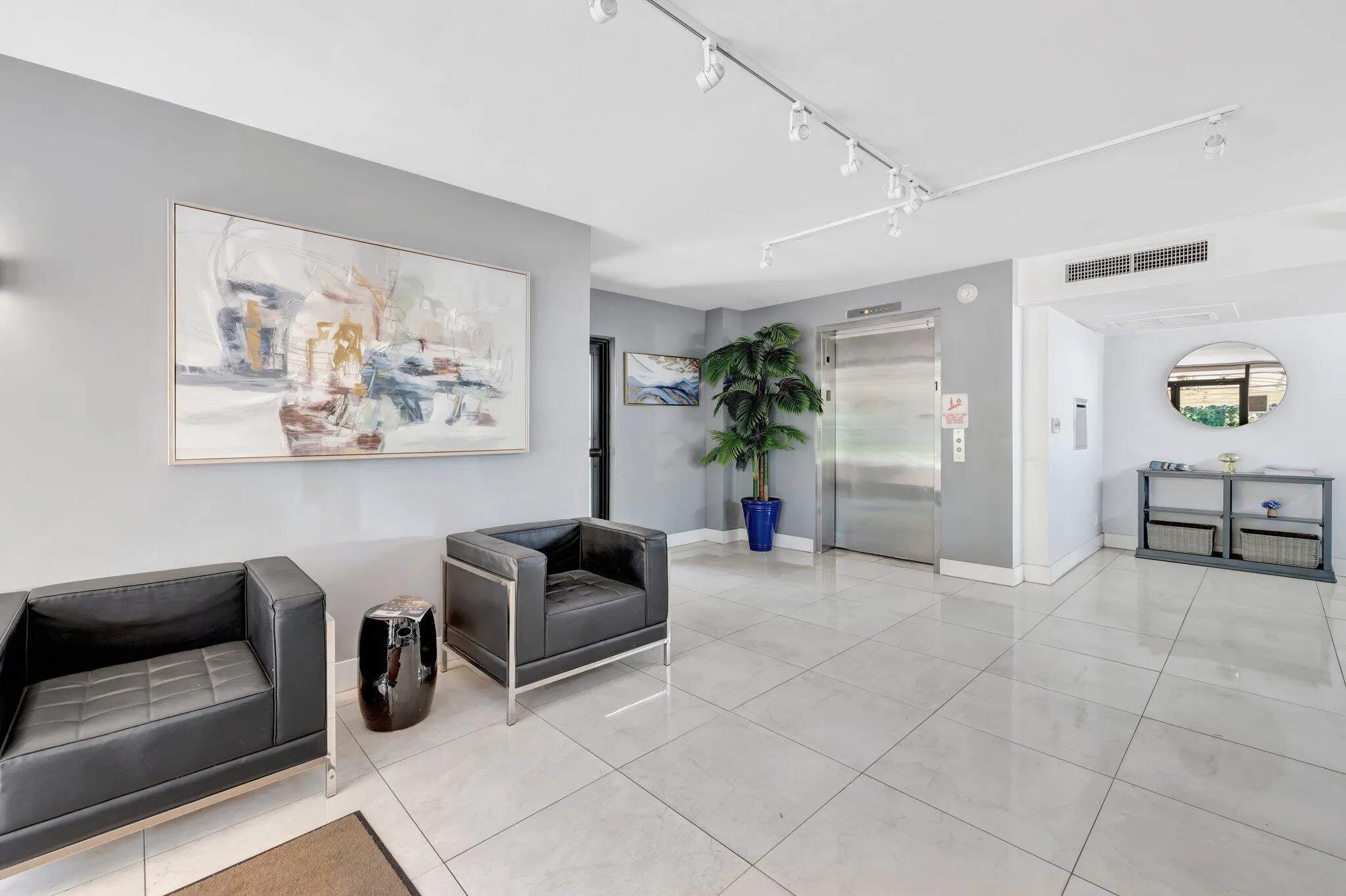 2751 N Palm Aire Drive, #502