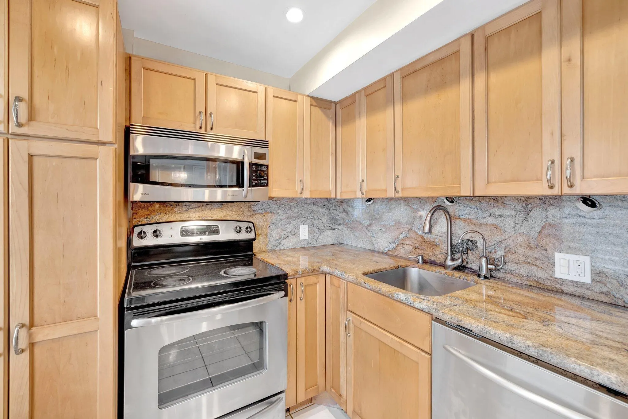 2751 N Palm Aire Drive, #502