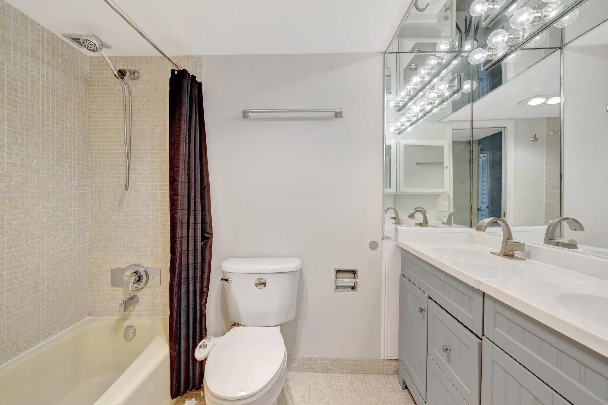 2751 N Palm Aire Drive, #502