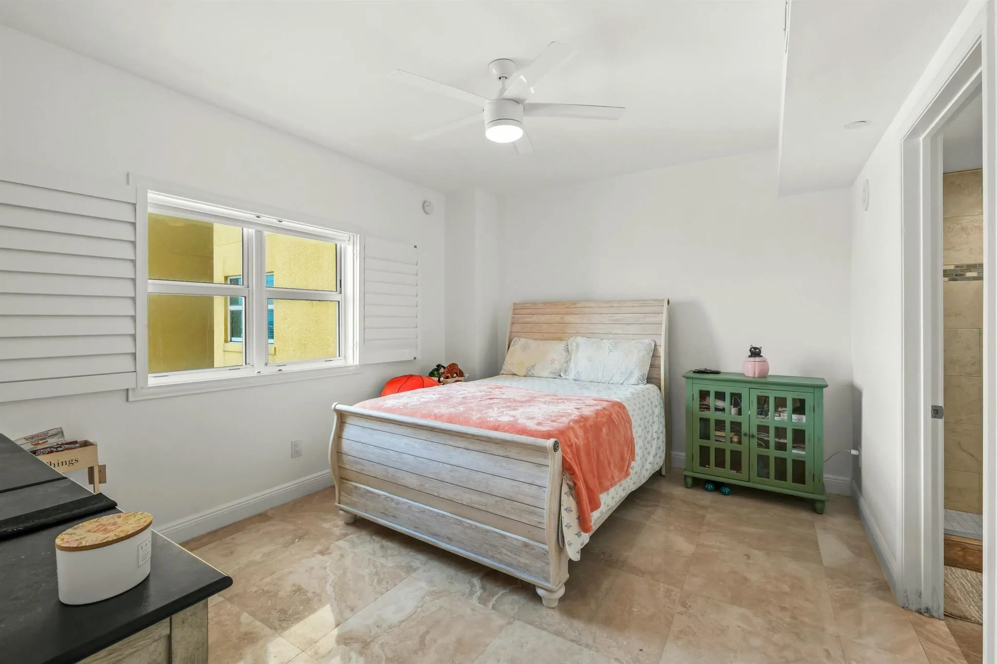2640 Lake Shore Drive, #1710