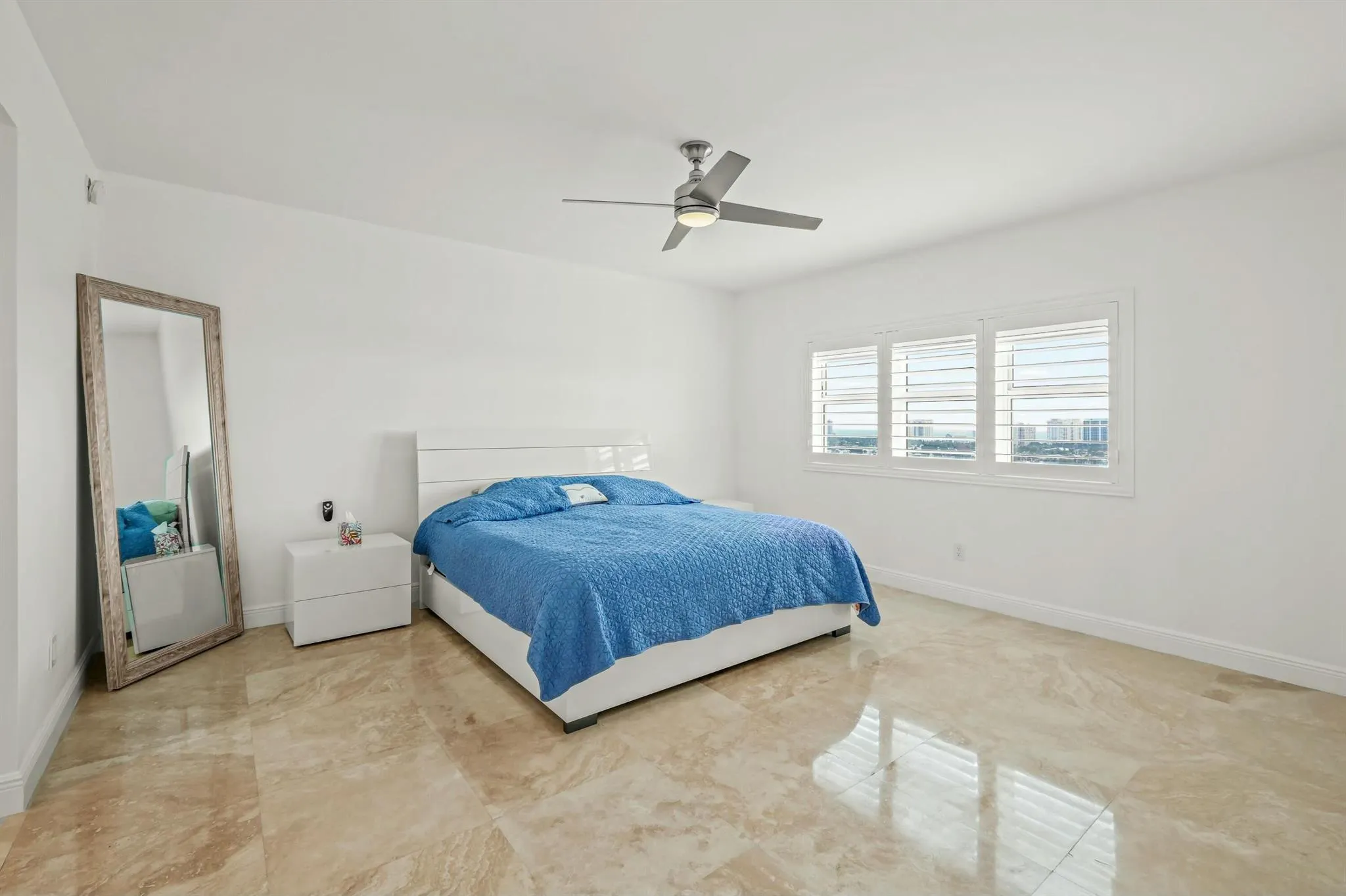 2640 Lake Shore Drive, #1710