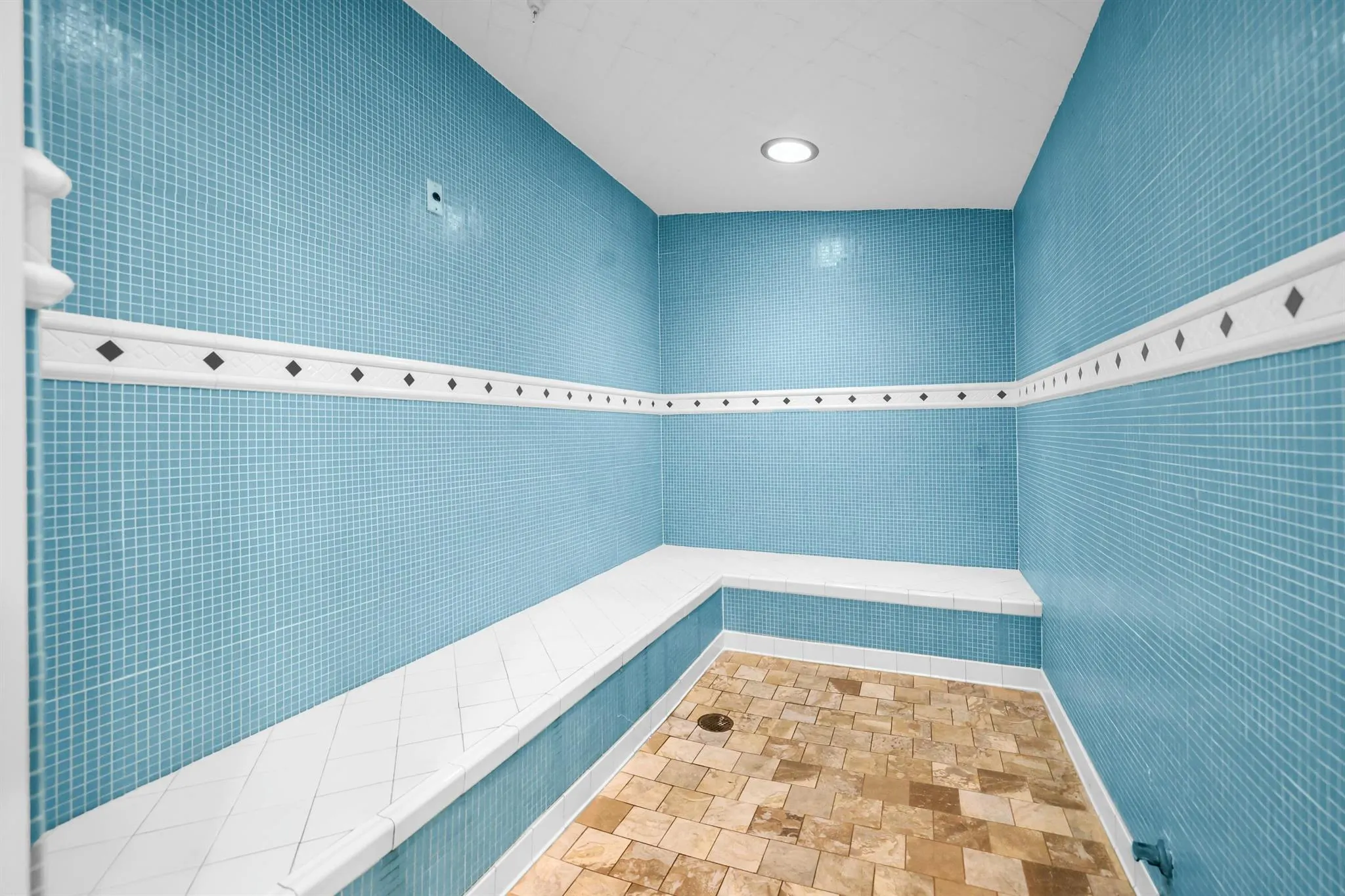 2640 Lake Shore Drive, #1710
