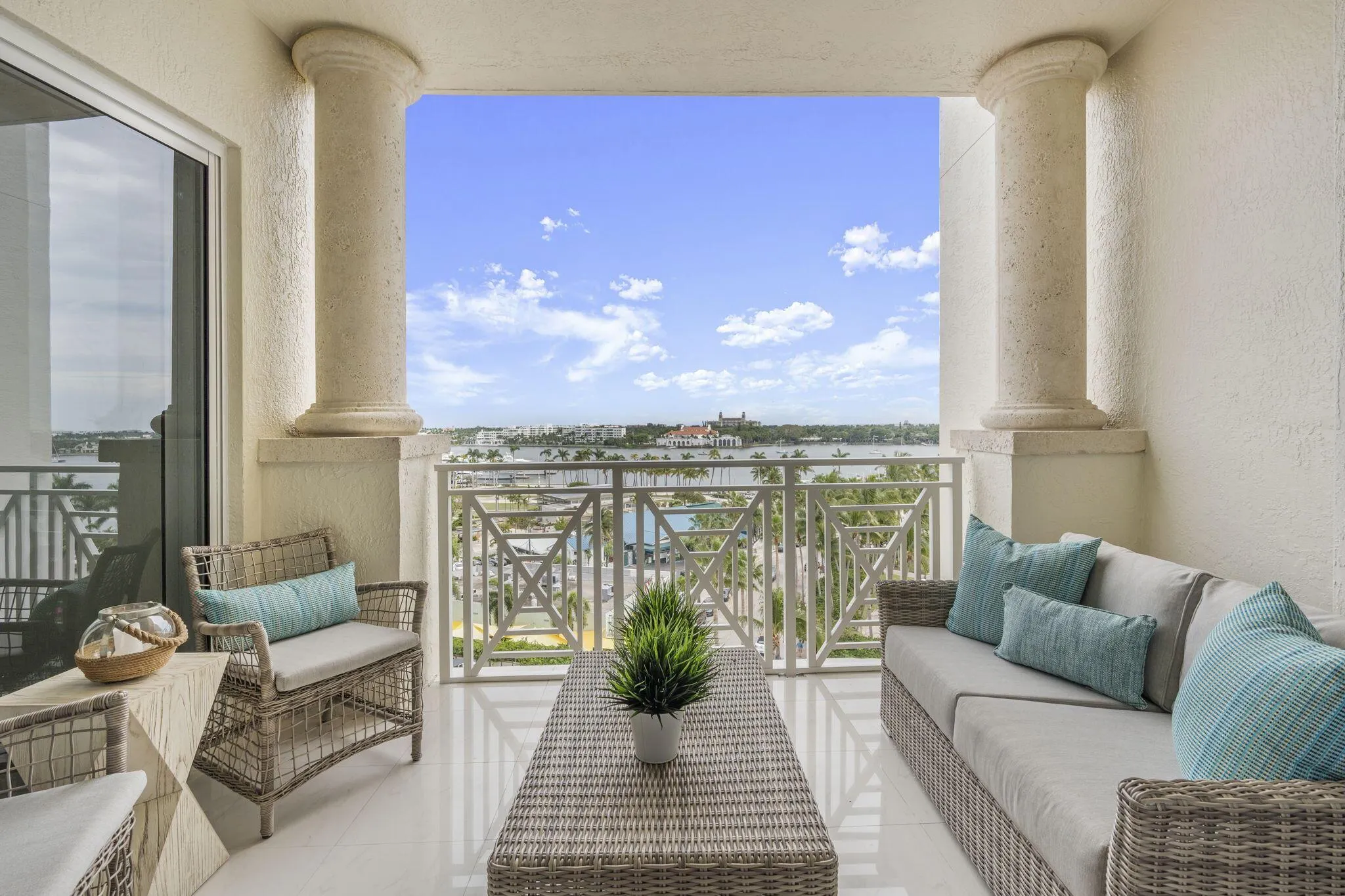 201 S Narcissus Avenue, #605